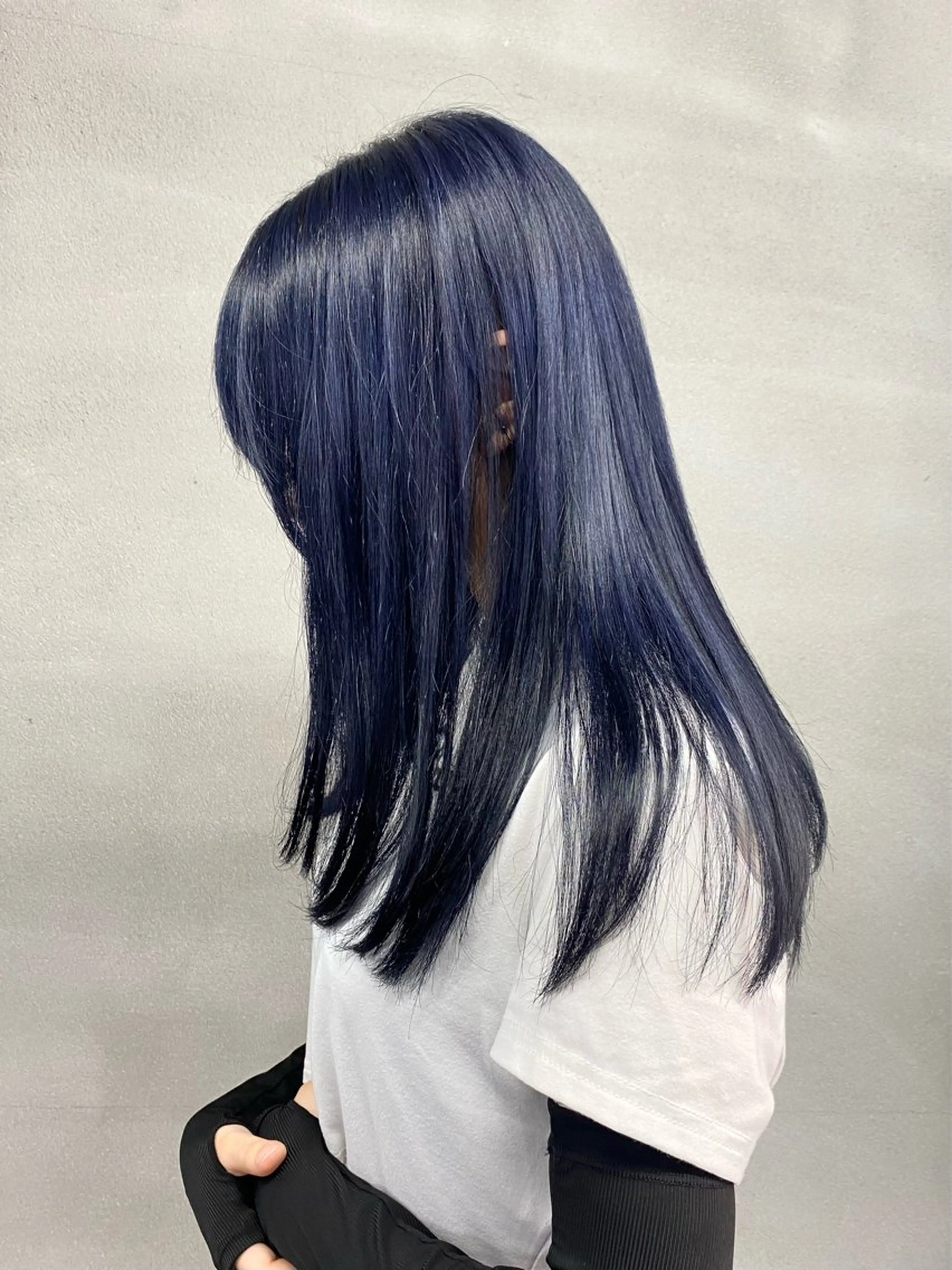 ロング カラー ロングレイヤー 黒髪 ブリーチ ブルーカラー ブルーブラック 柏 デザインカラー/ レイヤー🐣シオリのヘアスタイル