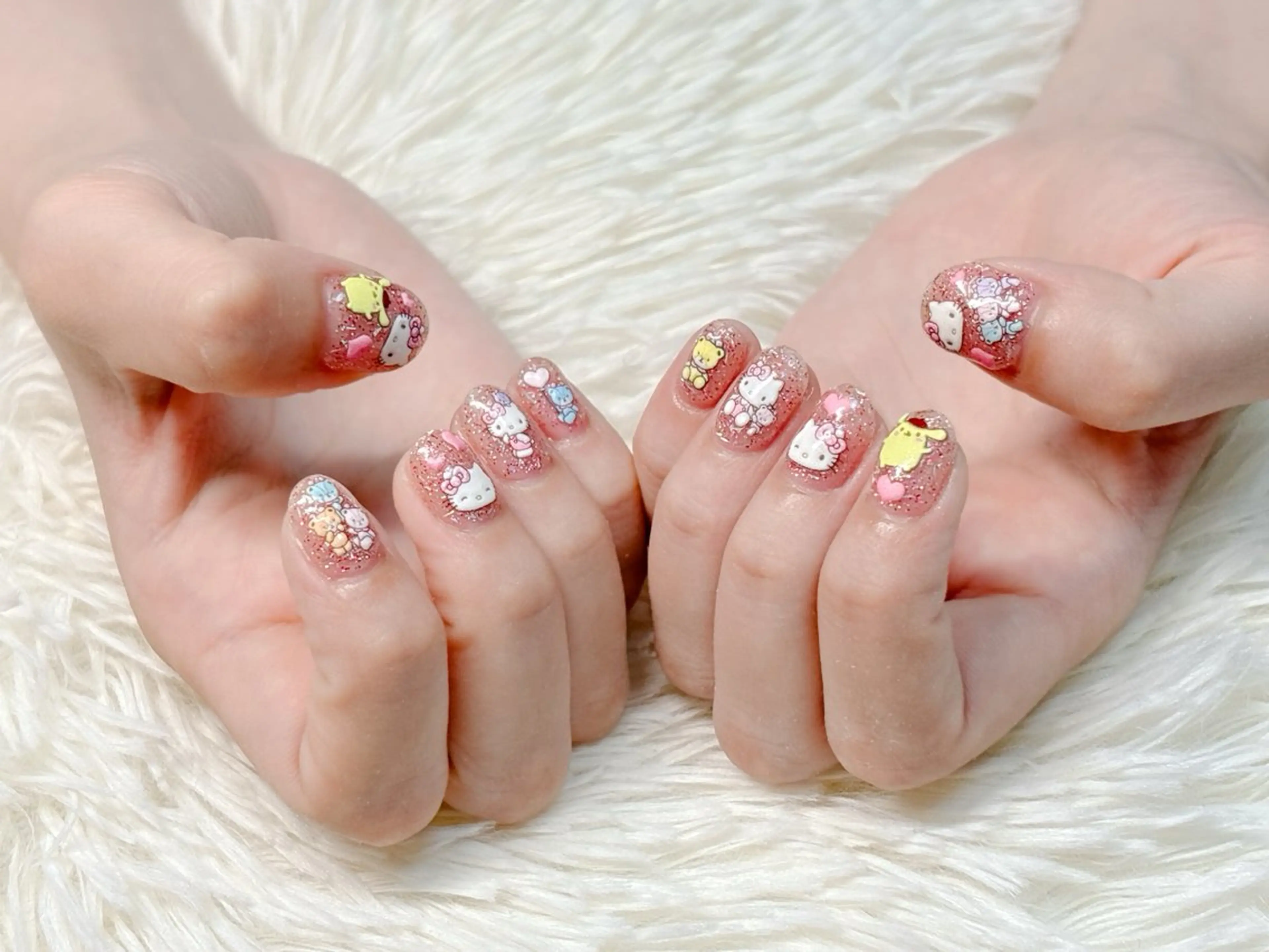 ネイル ハンドネイル パッチリオメメ Lianaのネイルデザイン