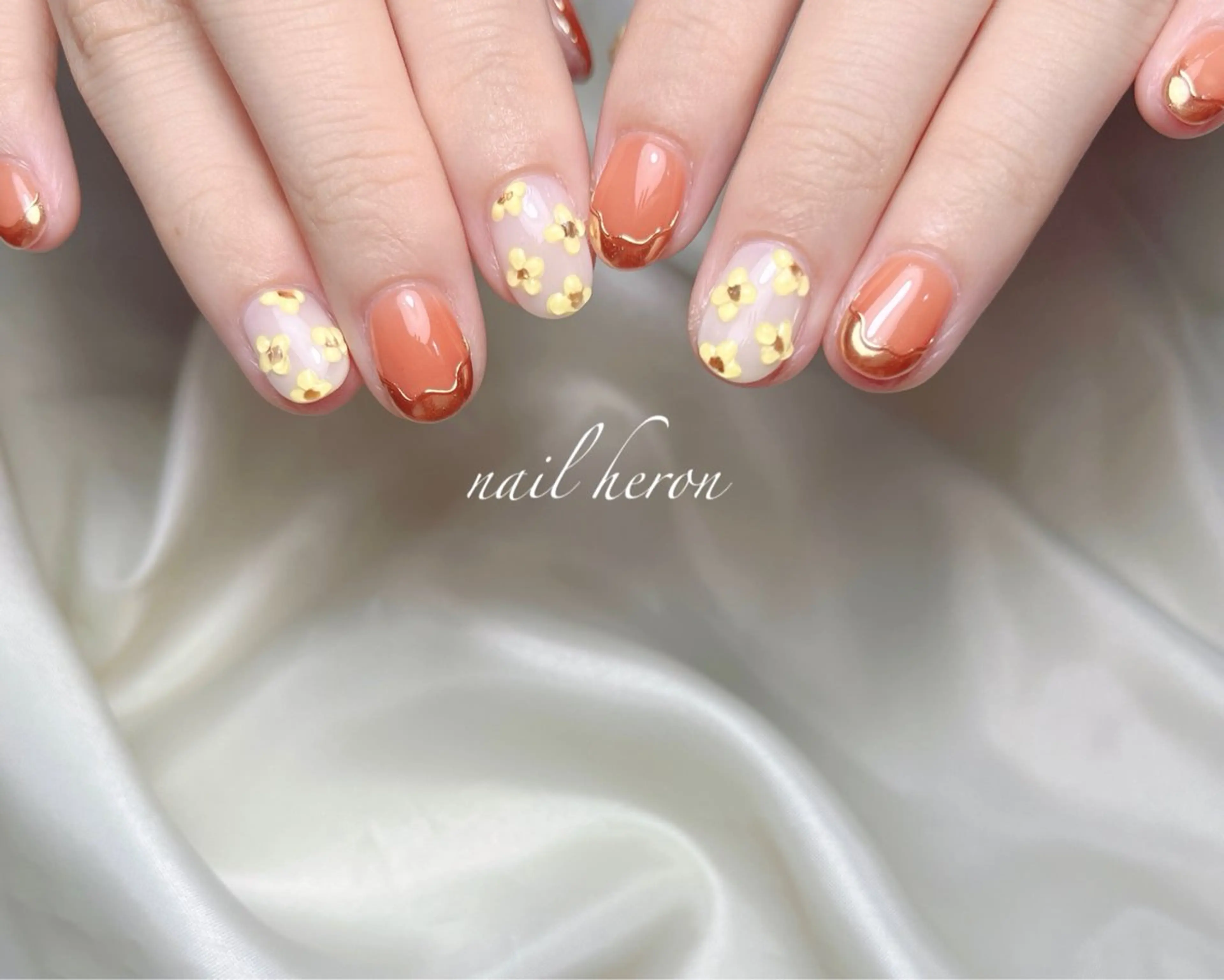 ネイル フラワーネイル ぷっくりネイル ハンドネイル nail heron所属・saki_ nail heronのネイルデザイン