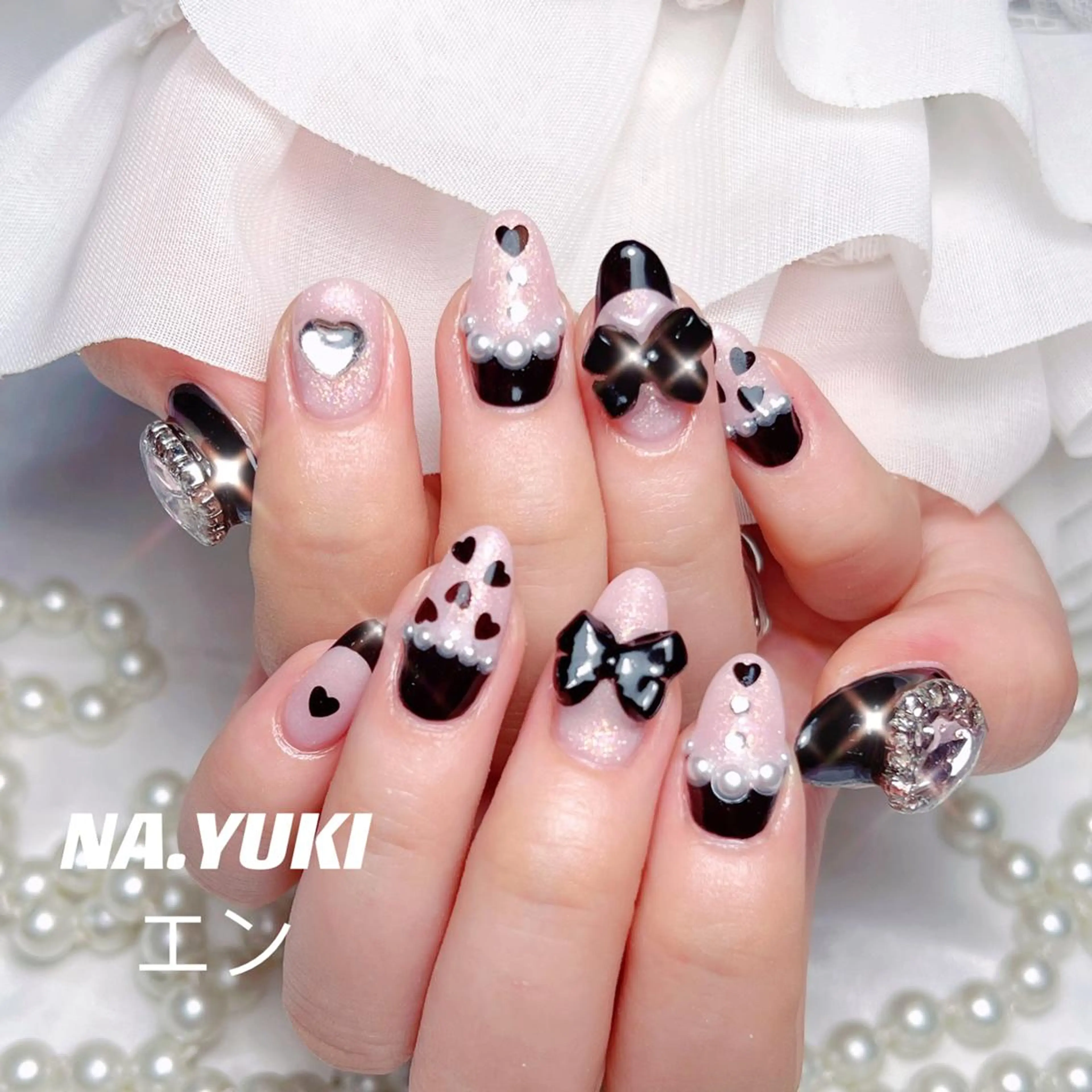 ネイル 🦋 Queenieのネイルデザイン