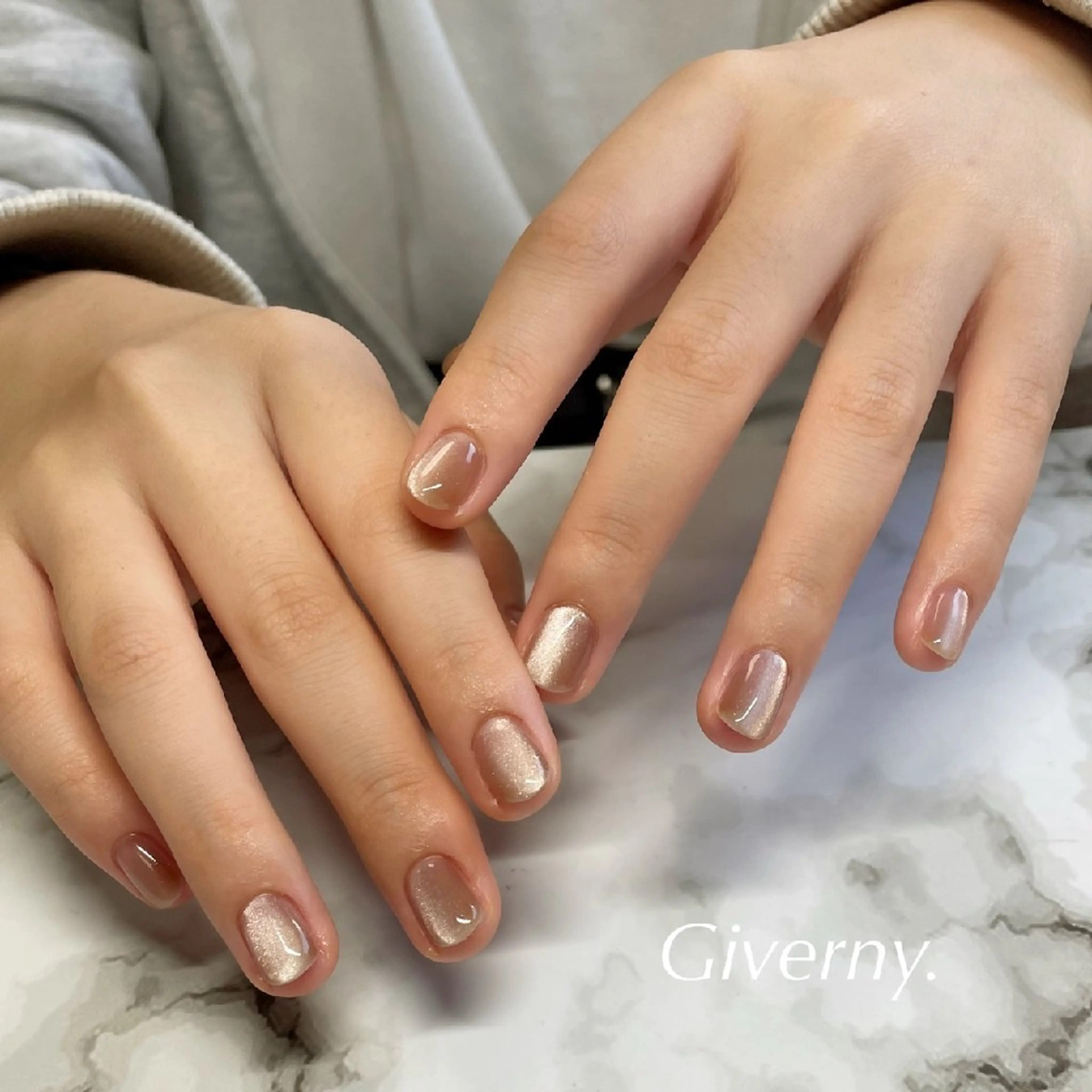 ネイル マグネットネイル ハンドネイル Giverny .のネイルデザイン