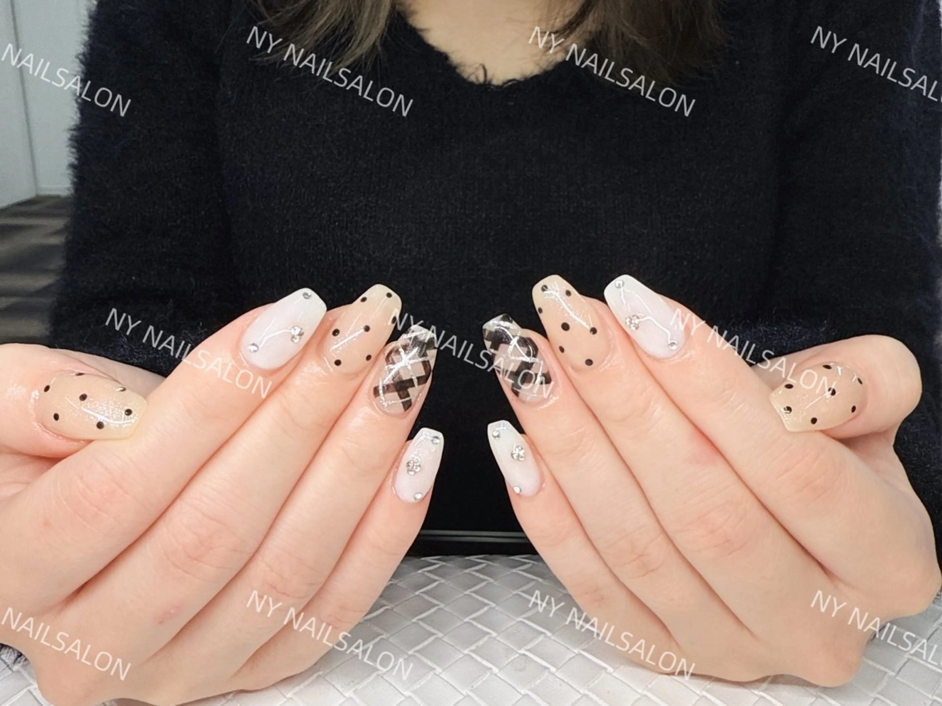 ネイル 長さ出し フットネイル フレンチネイル ジェルネイル ガーリー ハンドネイル NYネイルサロン 千葉中央店のネイルデザイン