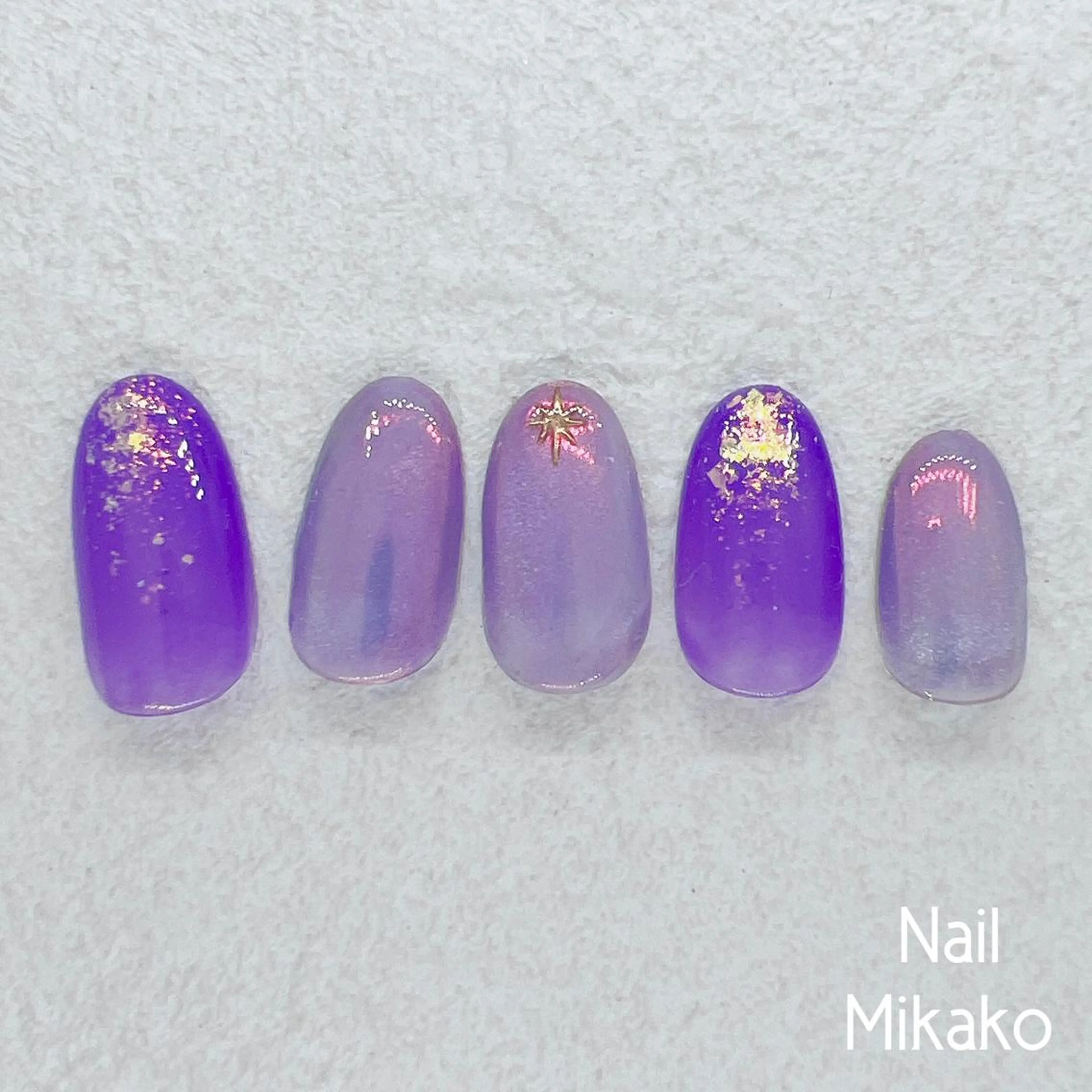 ネイル オーロラネイル キラキラネイル マグネットネイル ミラーネイル パープル Nail Mikakoのネイルデザイン