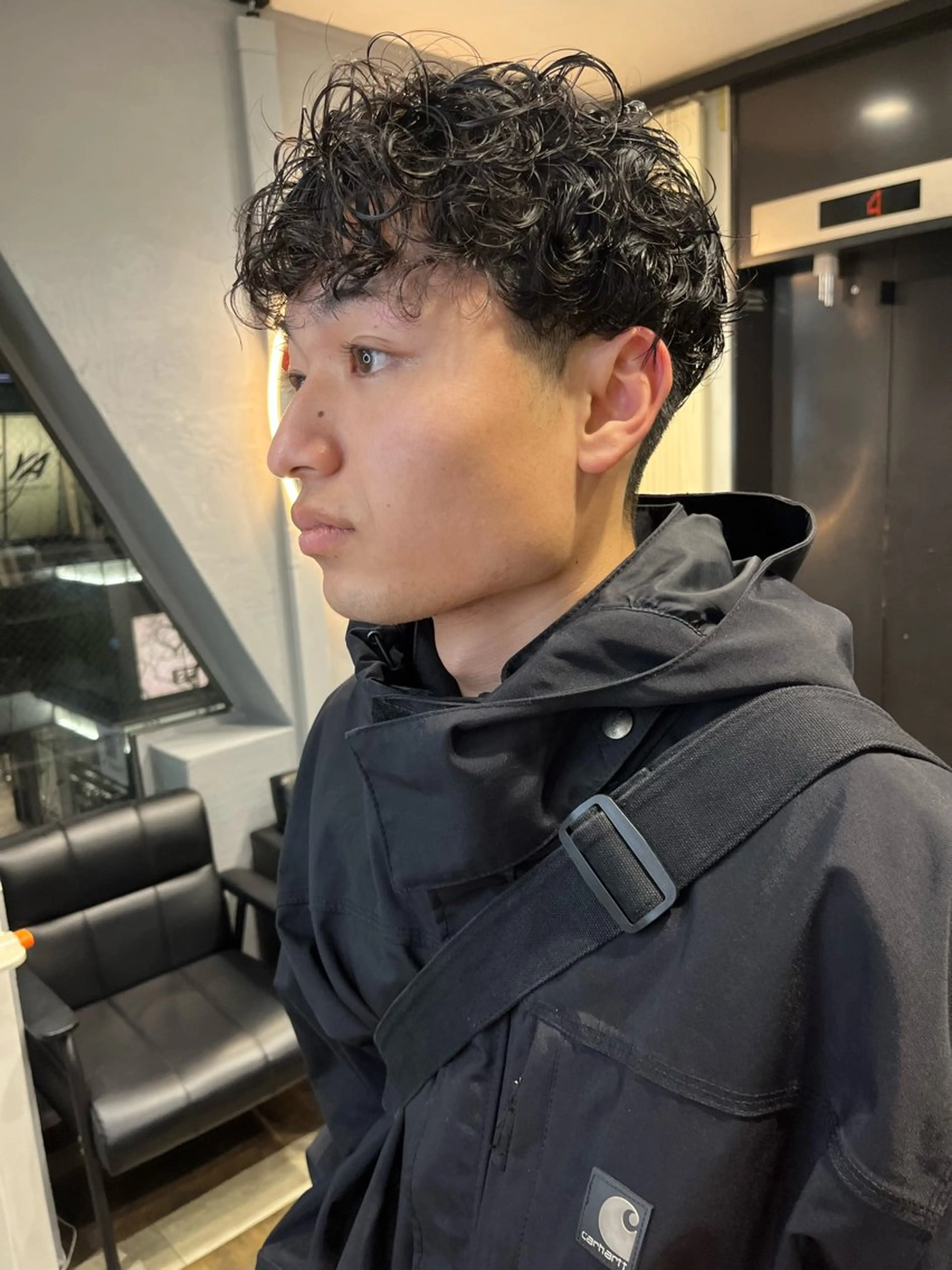 ショート メンズ メンズパーマ プードルパーマ プードルパーマ TATSUブリーチ/ ミルクティーベージュのヘアスタイル