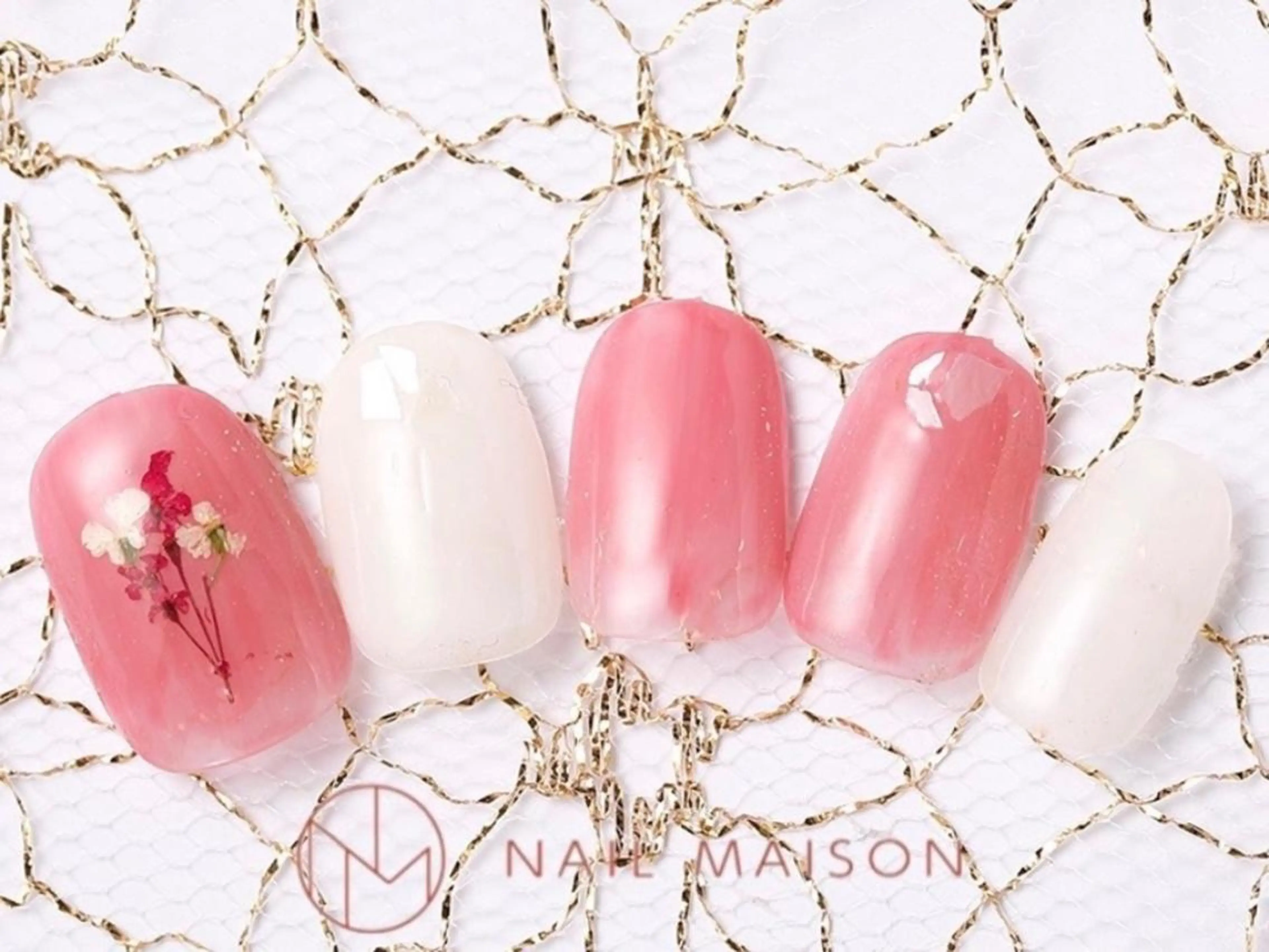 ネイル T RIRIKAのネイルデザイン