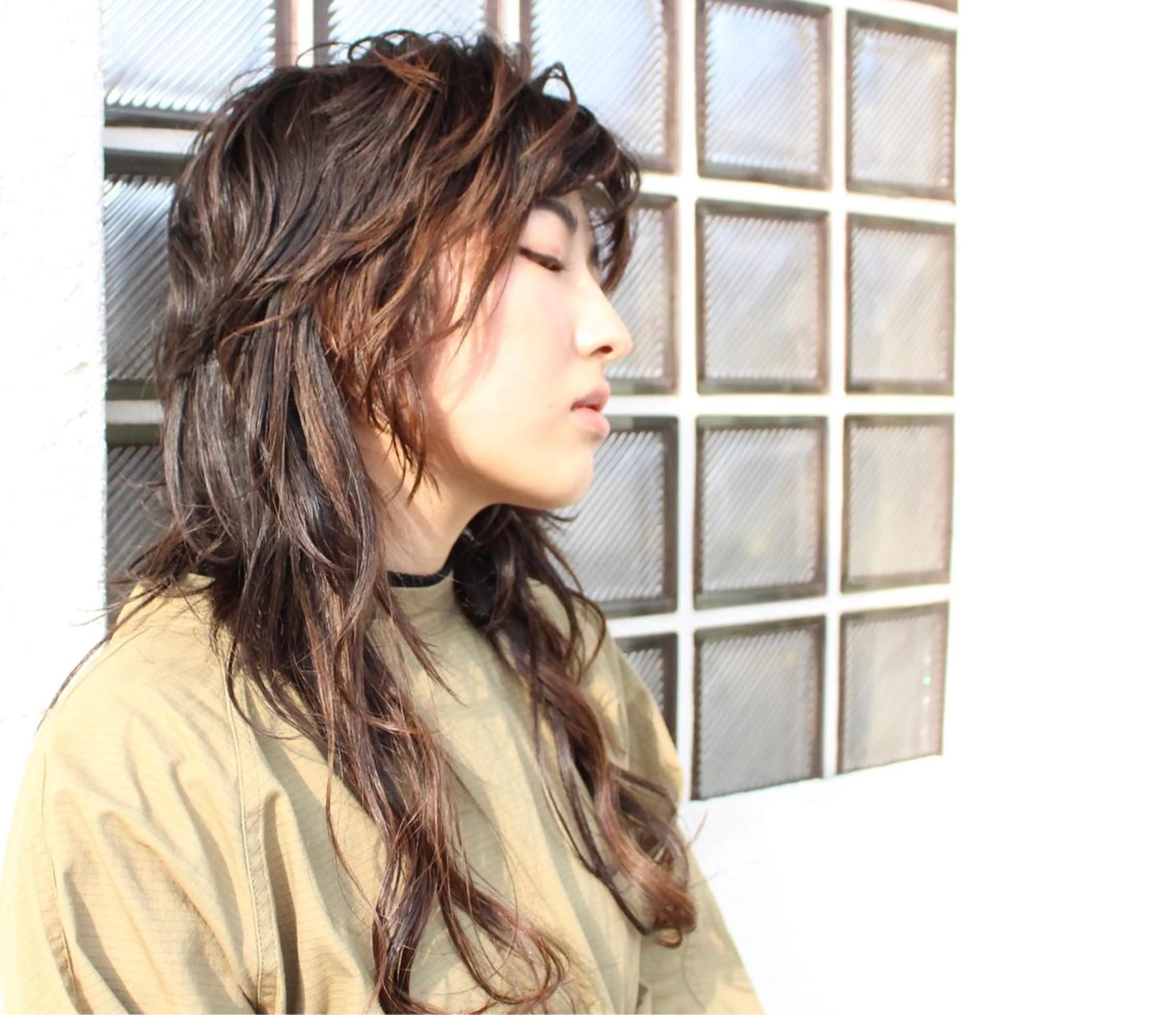 セミロング レイヤーカット ウルフカット ウルフレイヤー カット ヘアカラー 井上 真利のヘアスタイル