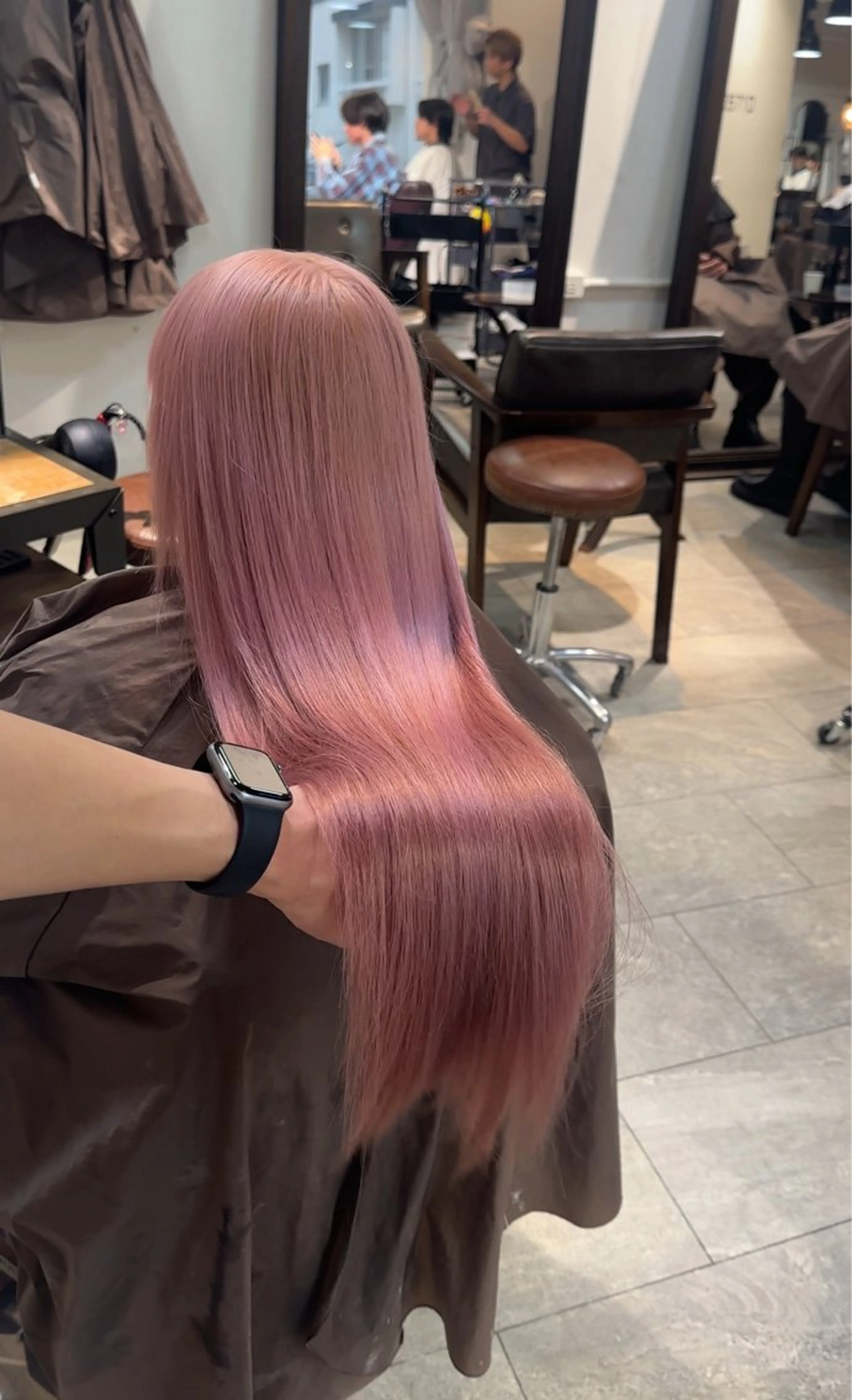 セミロング カラー パーマ ヘアアレンジ ヘアカラー トリートメント ブリーチカラー🤍 颯馬🐈‍⬛のヘアスタイル