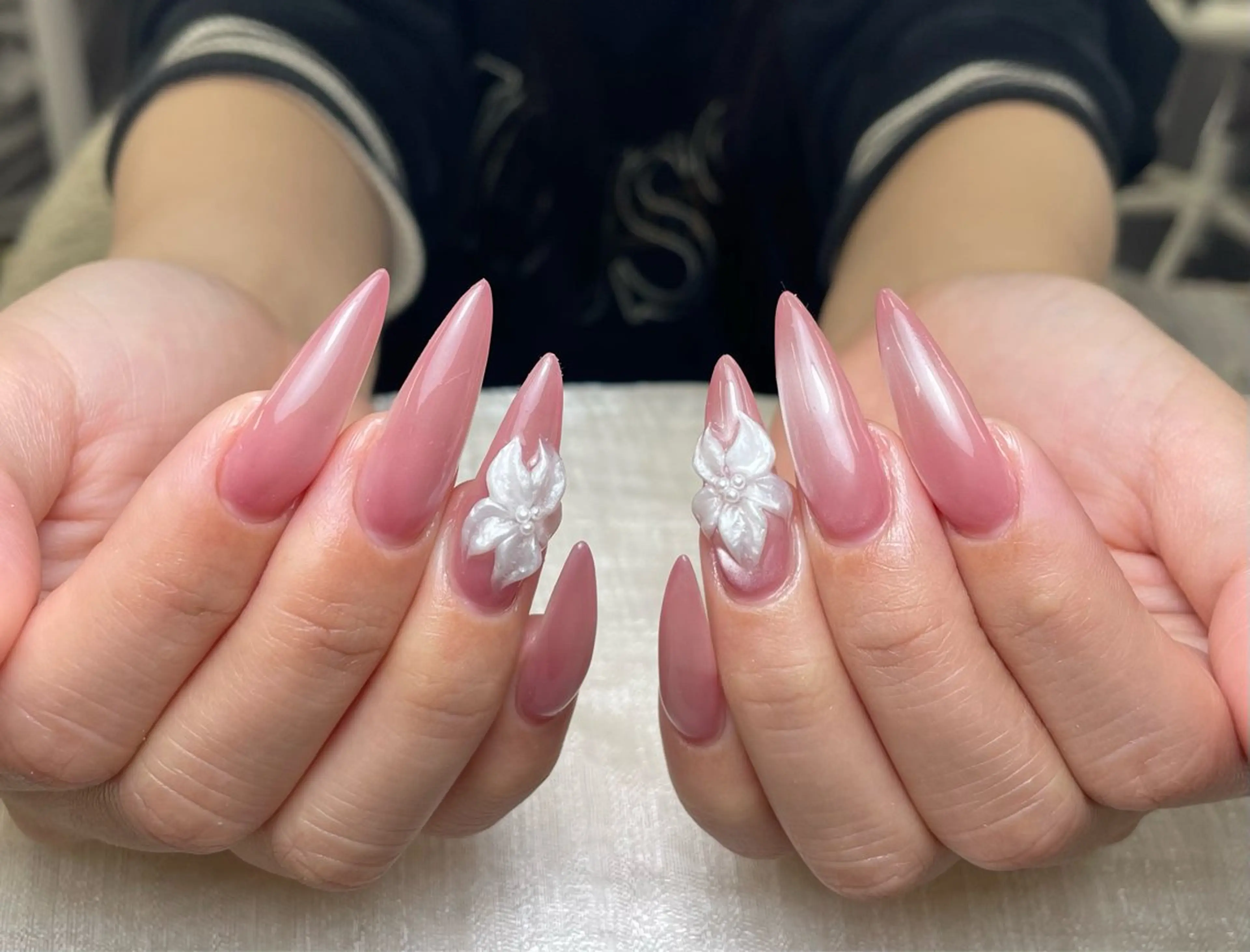 ネイル フレンチネイル ジェルネイル ガーリー 韓国ネイル ロングネイル ハンドネイル ミ ミのネイルデザイン