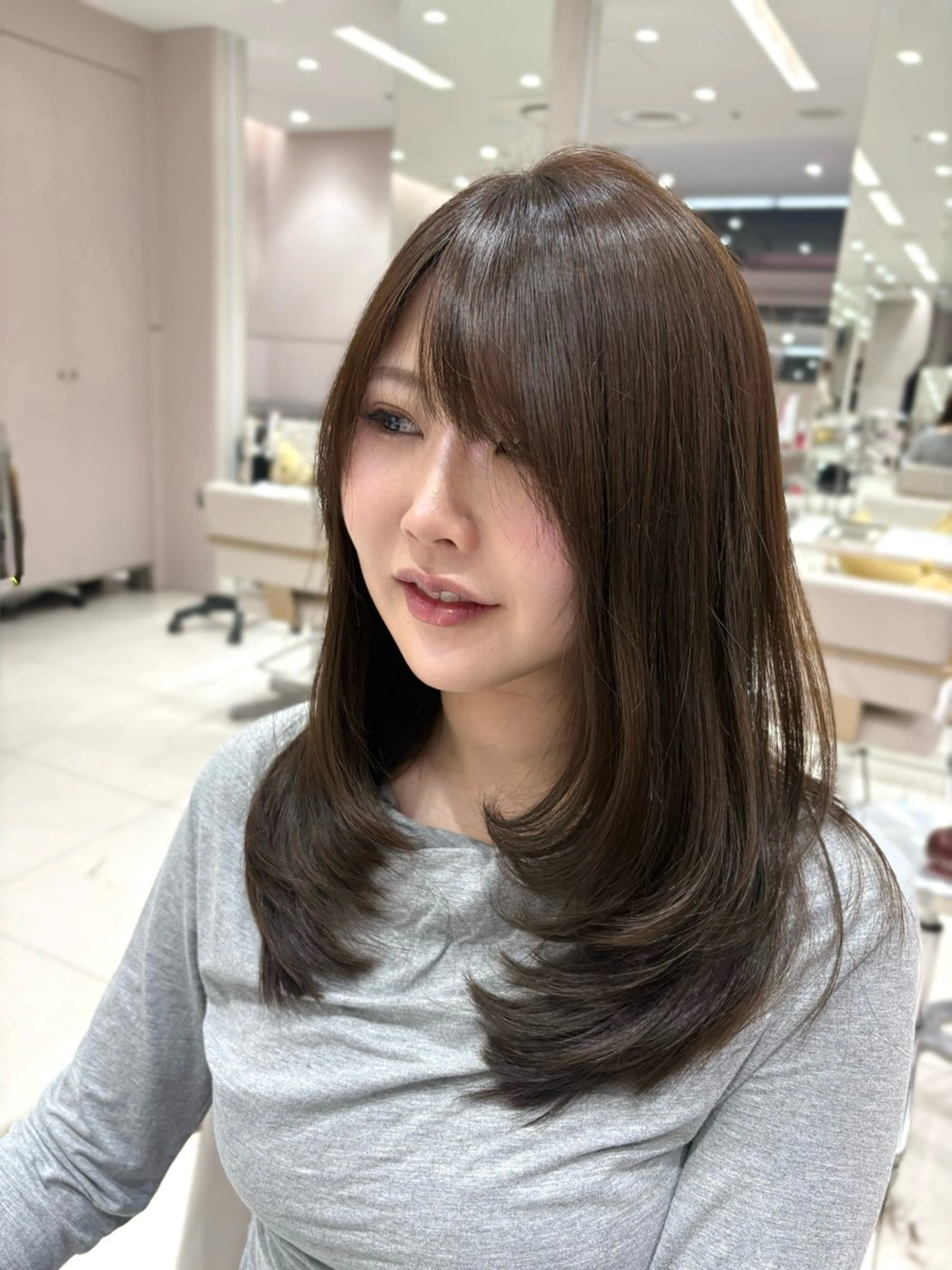セミロング カラー ブラウンカラー グレージュ レイヤーカット 銀座/レイヤー/ 透明感カラー✨りくのヘアスタイル
