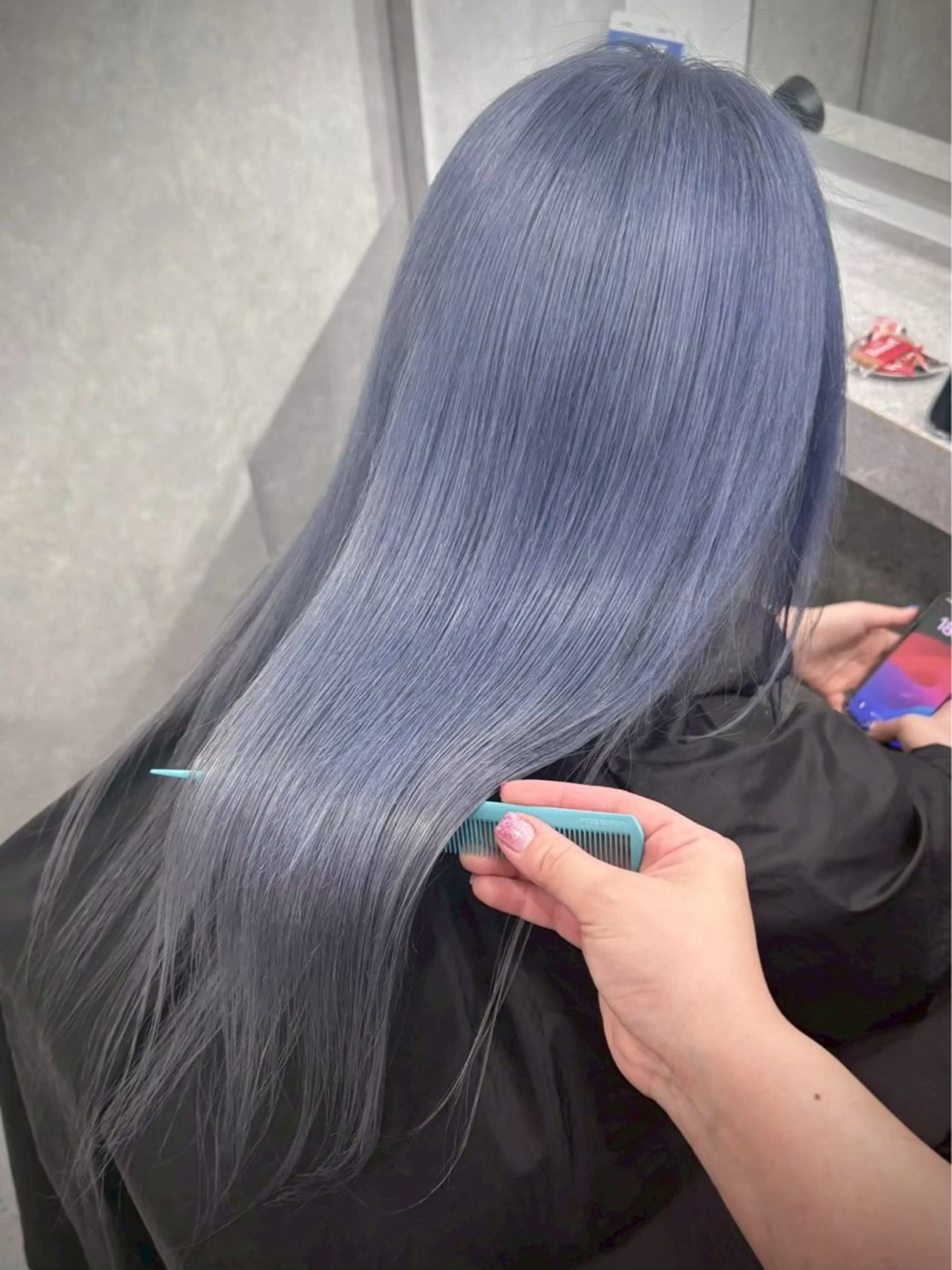 ロング カラー ブリーチ ブルーカラー ハイトーンカラー シルバー ヘアカラー いろあそび 町田所属・ハイトーン🪼派手髪 mahoのヘアスタイル