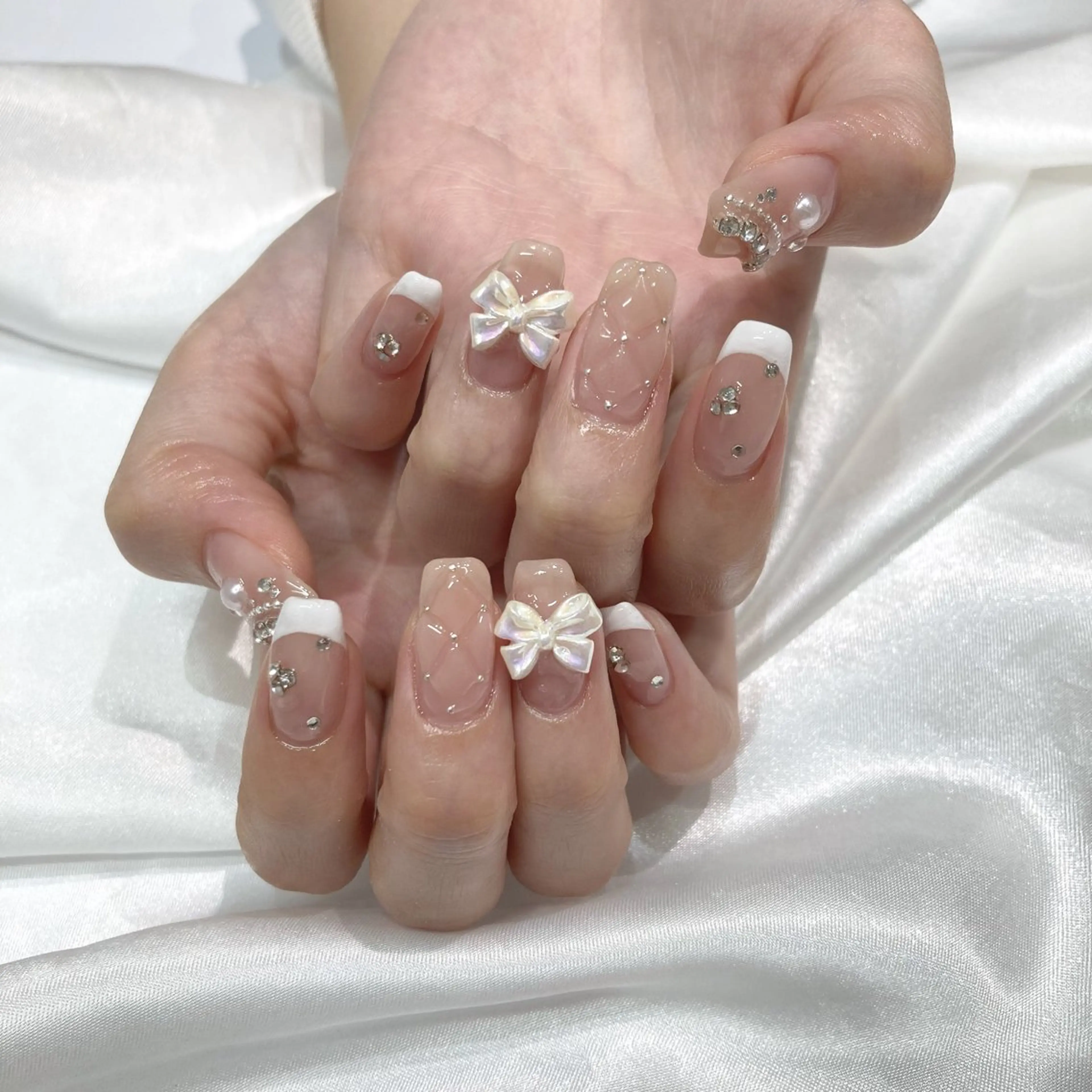 ネイル フレンチネイル ガーリー ハンドネイル emmi nailのネイルデザイン