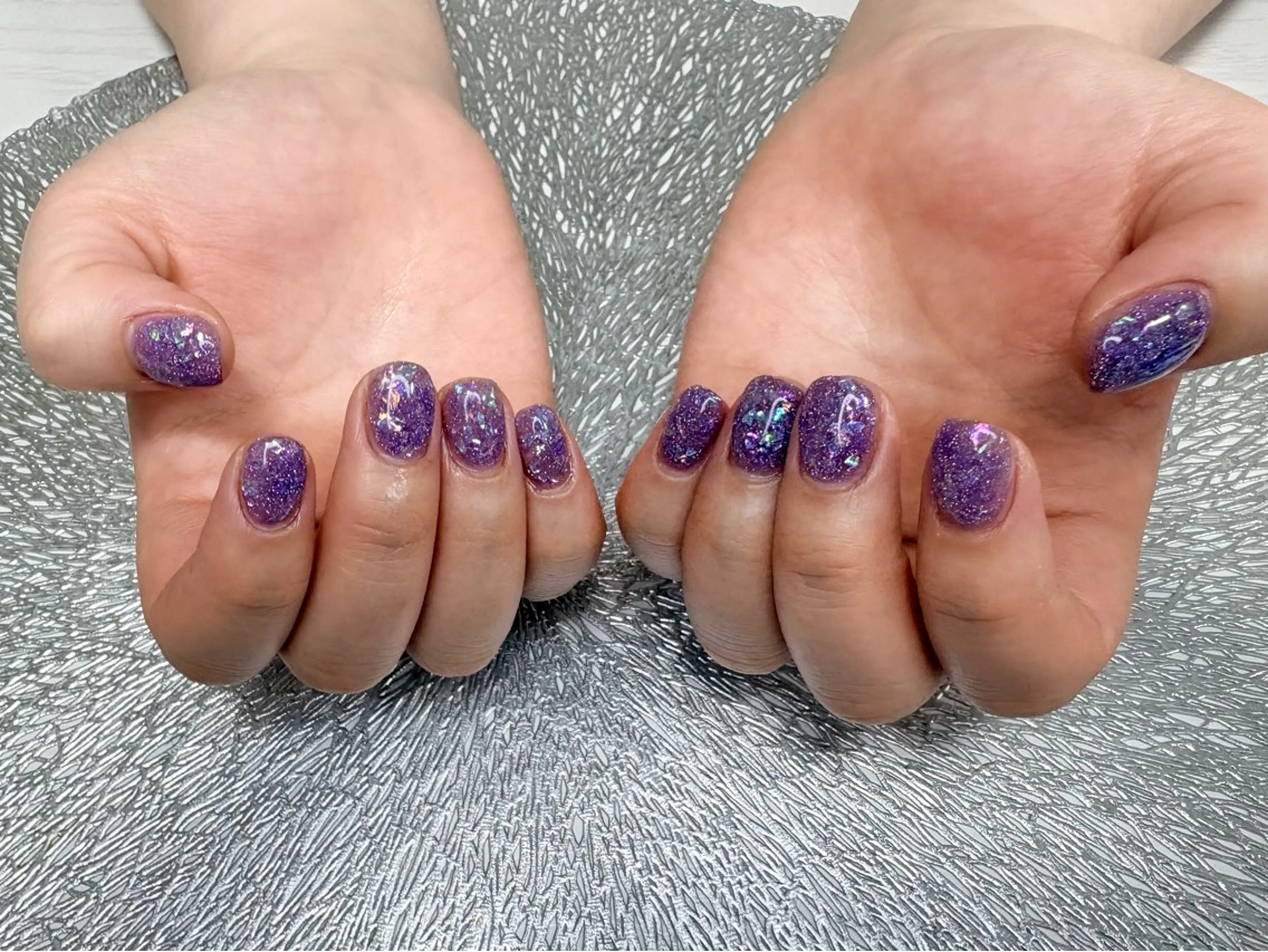 ネイル フットネイル ジェルネイル ラメ(グリッター) マグネットネイル 持ち込み ハンドネイル ハンドケア ♡Bivi♡自爪に 優しいネイルサロンのネイルデザイン