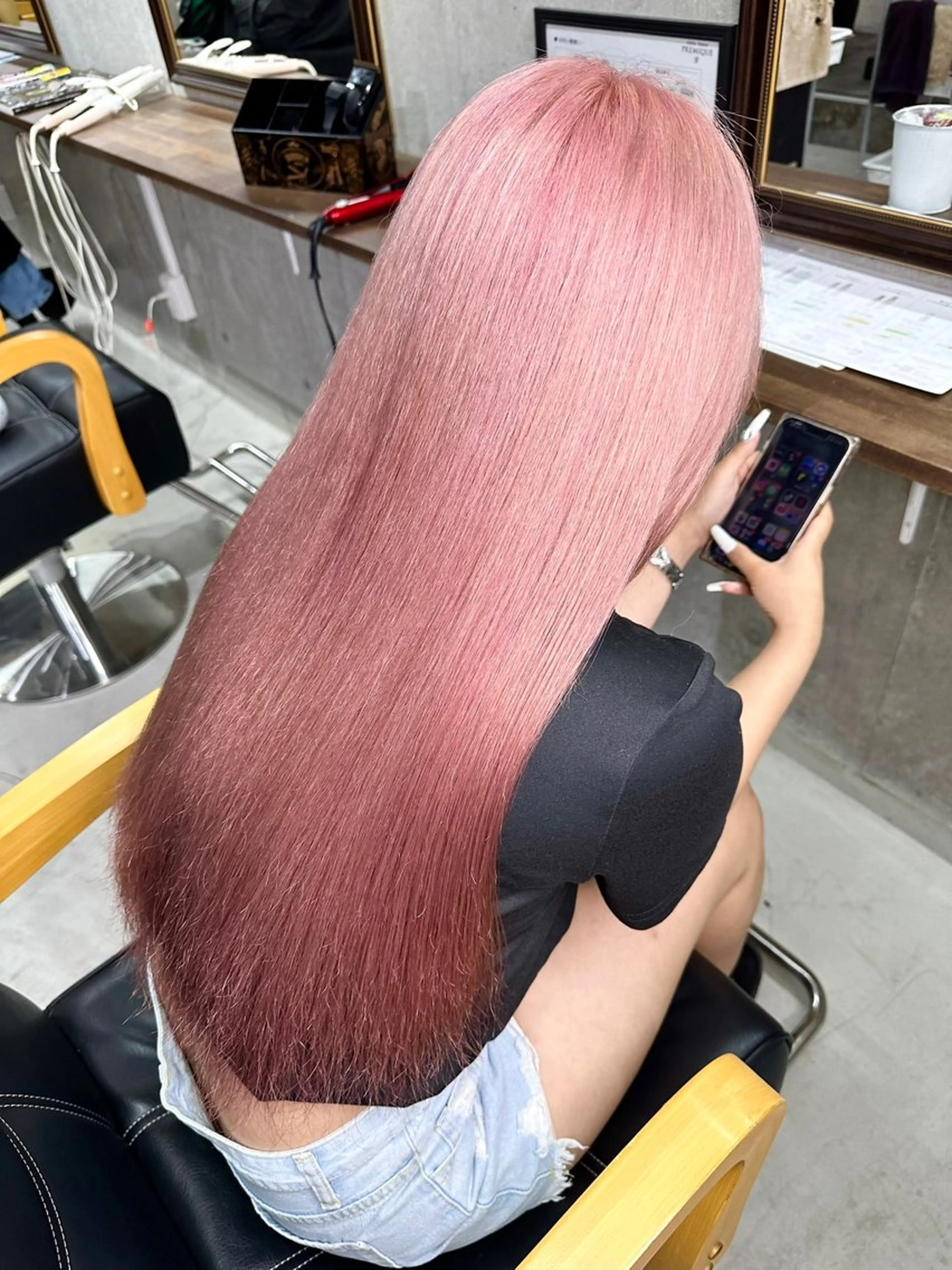 ロング カラー ハイトーンカラー ピンクカラー 髪質改善 トリートメント カット ヘアカラー トリートメント 名古屋のピンク好き かずくん🦩のヘアスタイル