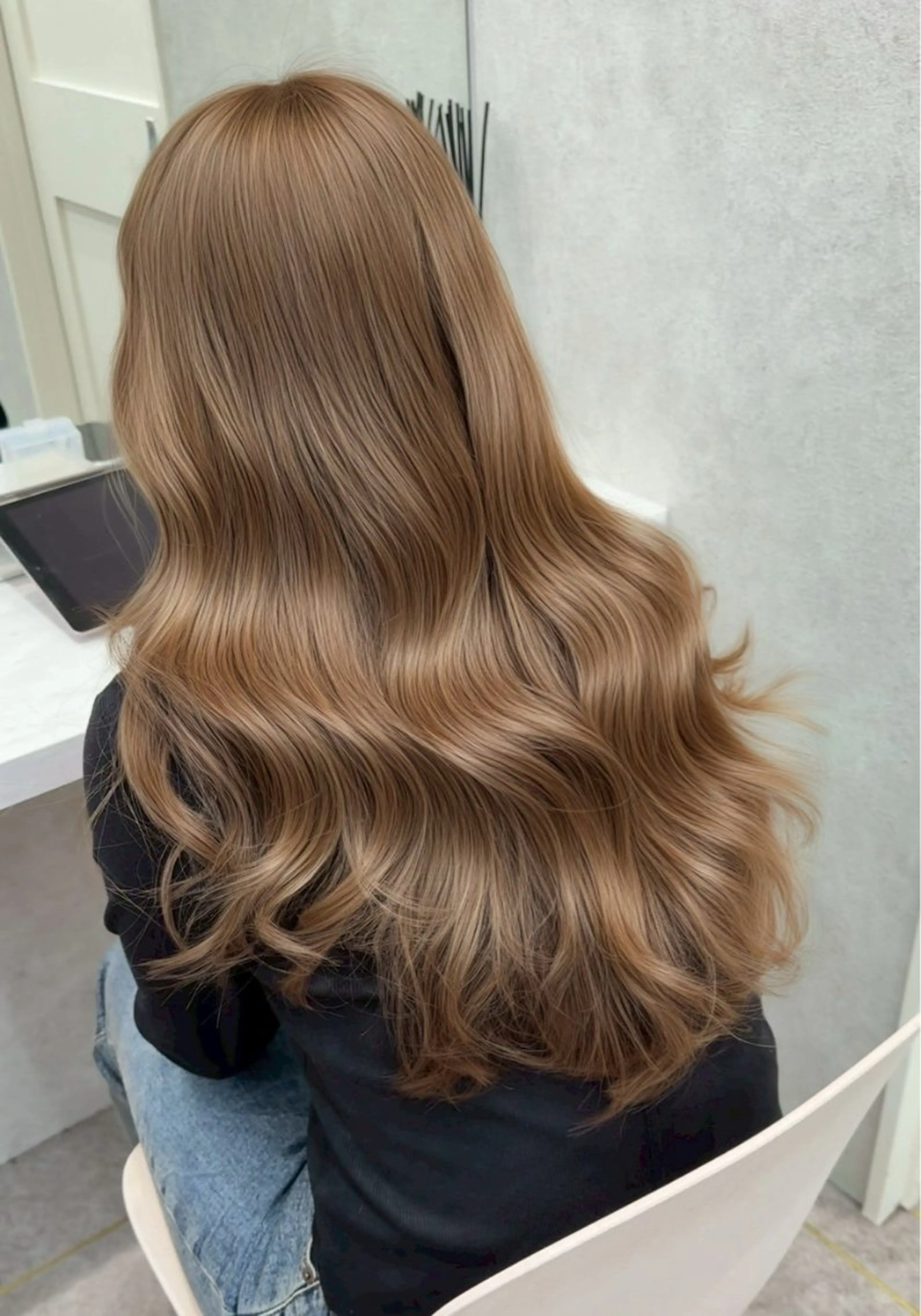 セミロング カラー ヘアカラー トリートメント Lond Le'a /ハイトーンカラーのヘアスタイル