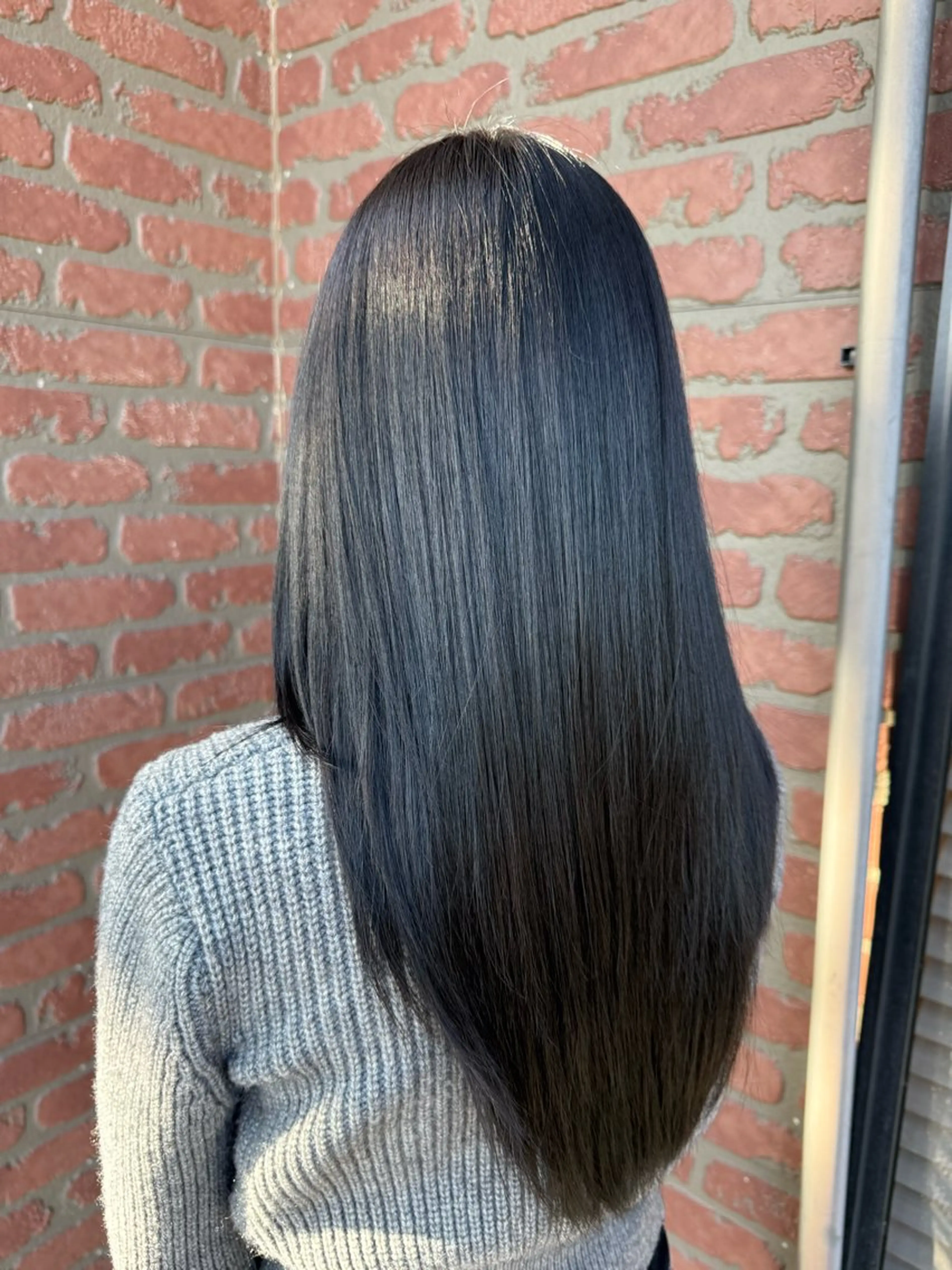 ロング カラー 黒髪 ブルーカラー ブルーブラック ヘアカラー 中田 こころのヘアスタイル