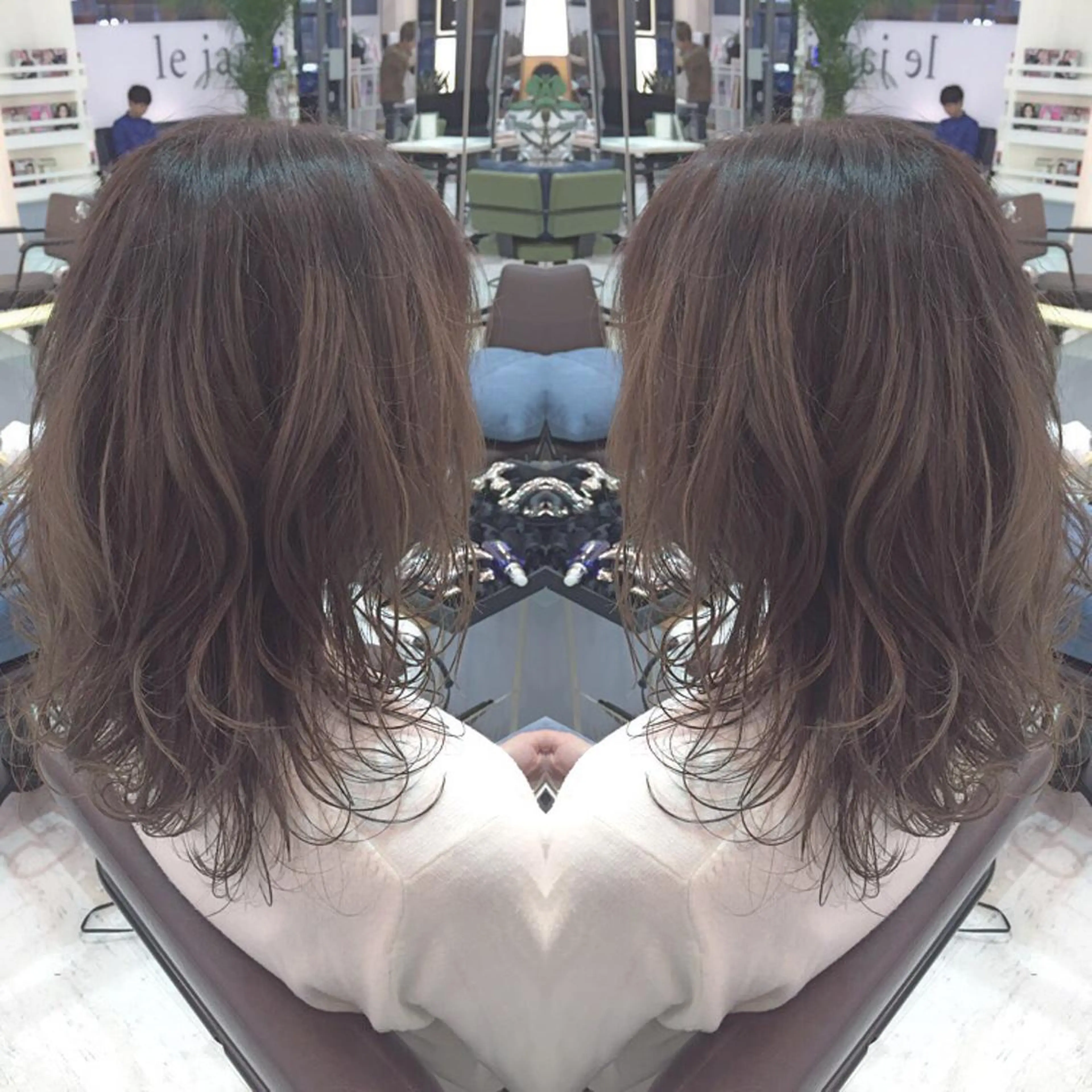 ミディアム セミロング カラー グレージュ イルミナカラー 青木 茂樹⭐️ 透明感カラーのヘアスタイル