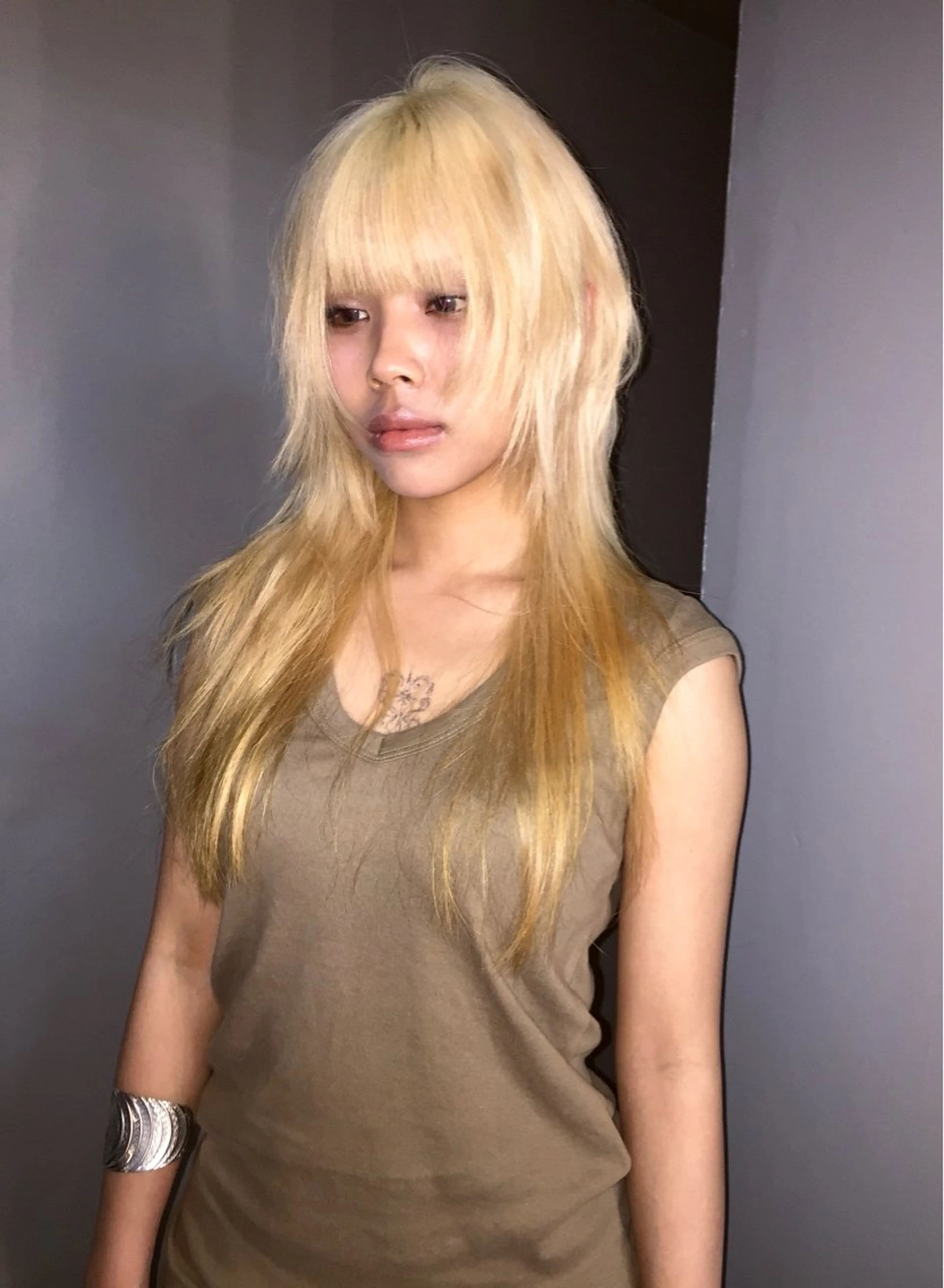 ロング ウルフ/レイヤー Miinaのヘアスタイル