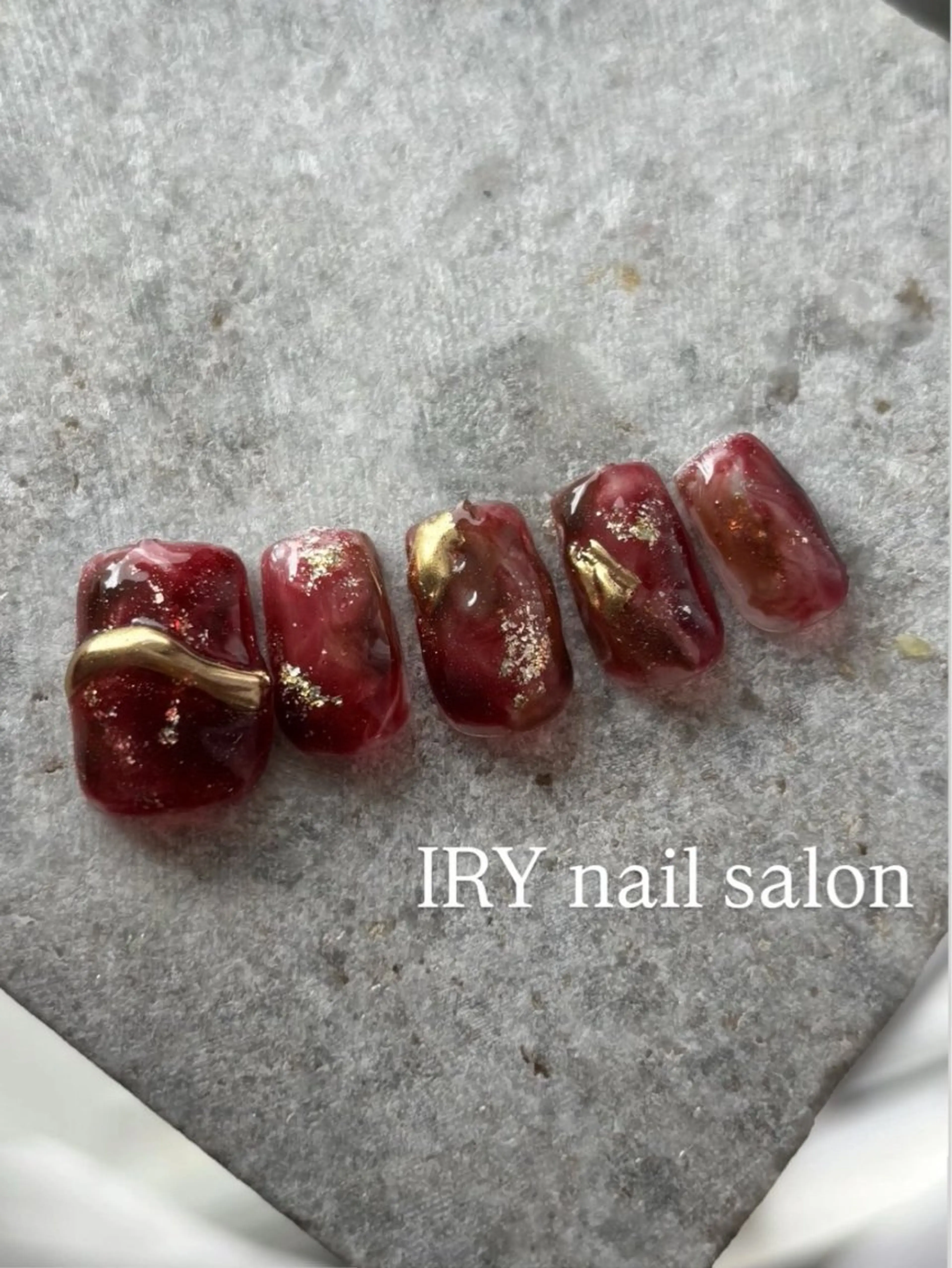 ネイル ミラーネイル ニュアンスネイル 三本 綾奈のネイルデザイン