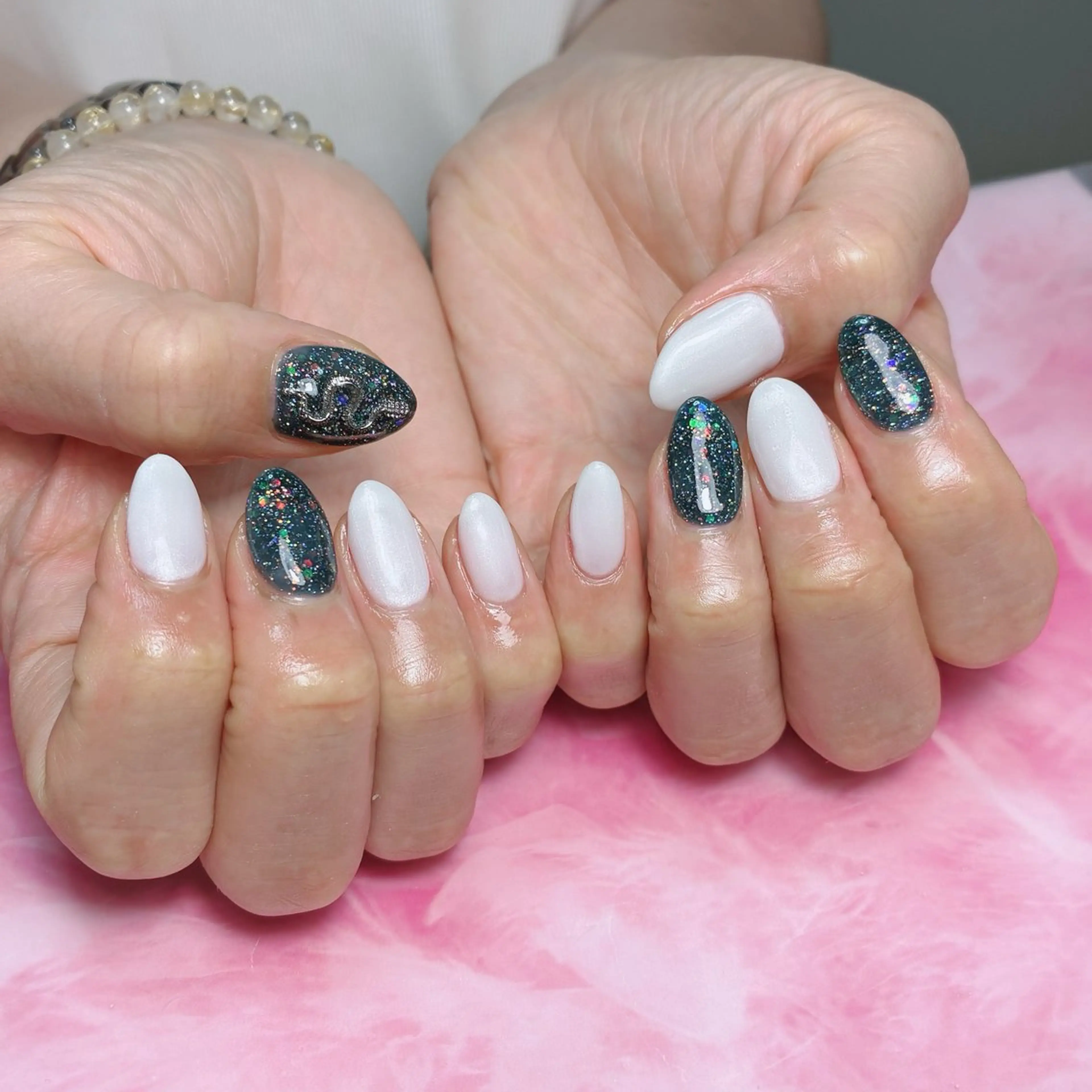 ミディアム hs nail salonのネイルデザイン