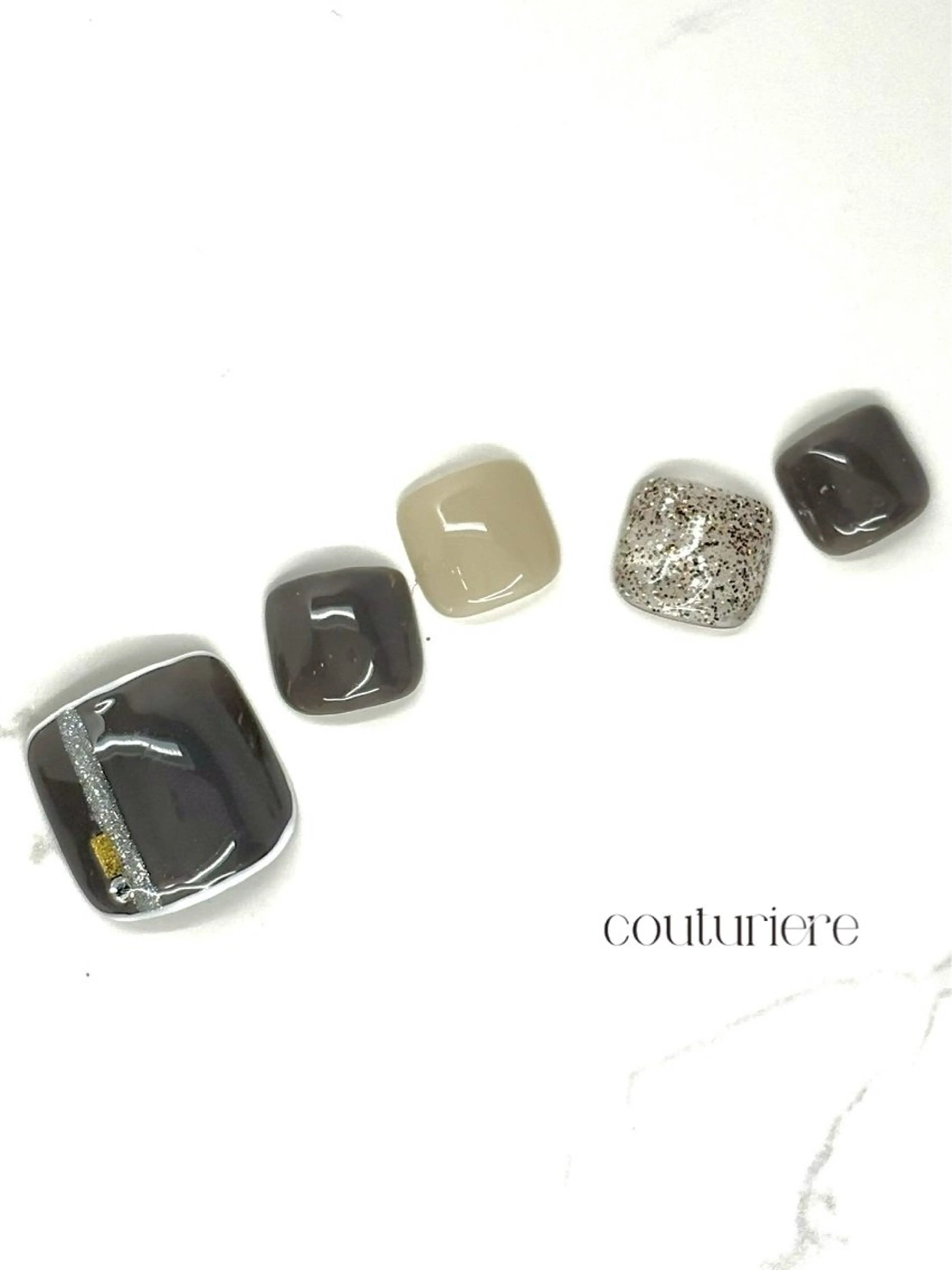 ネイル クチュリエール銀座 💅🏼ゆりのネイルデザイン