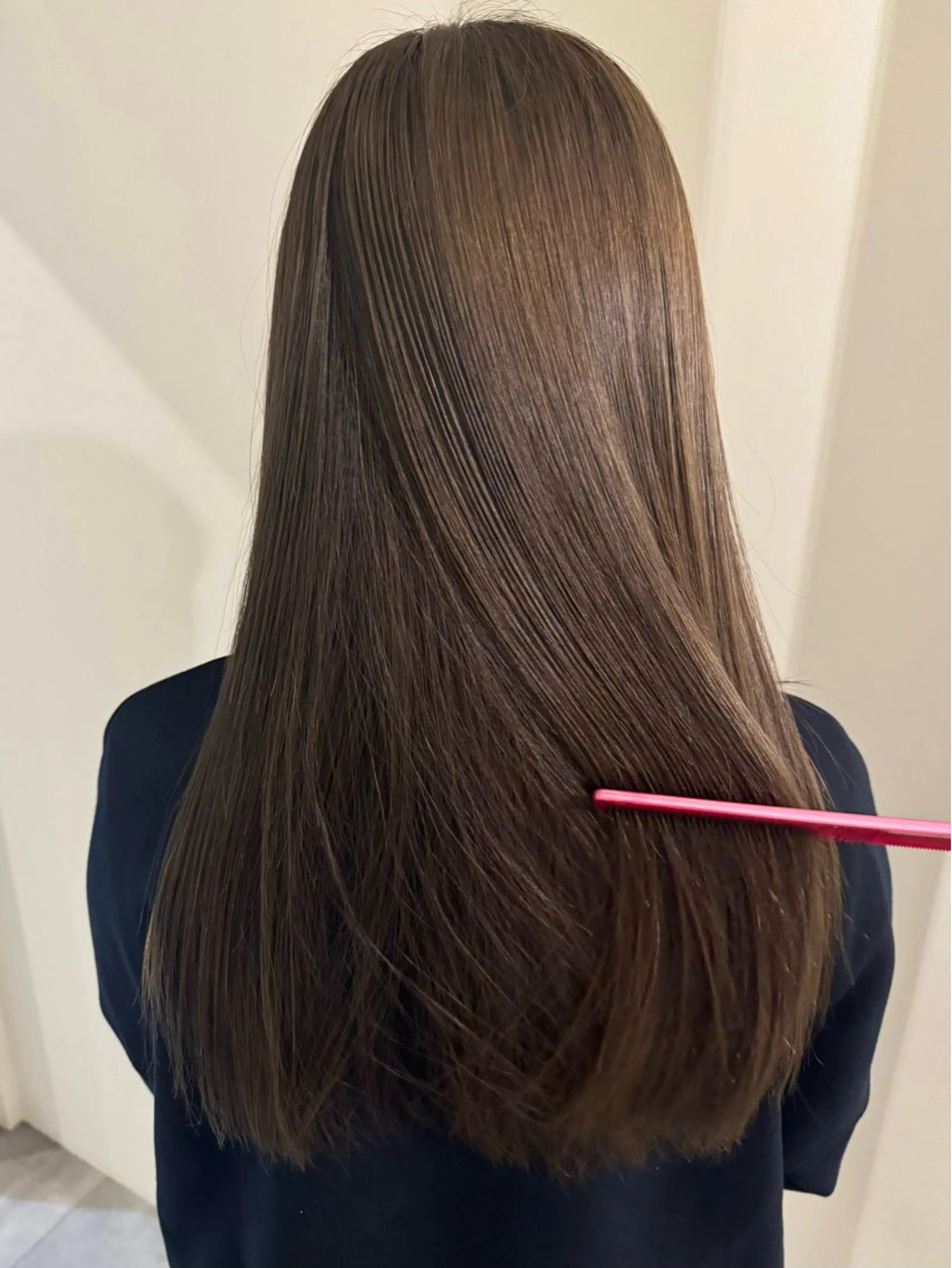 ロング カラー ベージュカラー ブリーチ 内沼 恵留菜のヘアスタイル