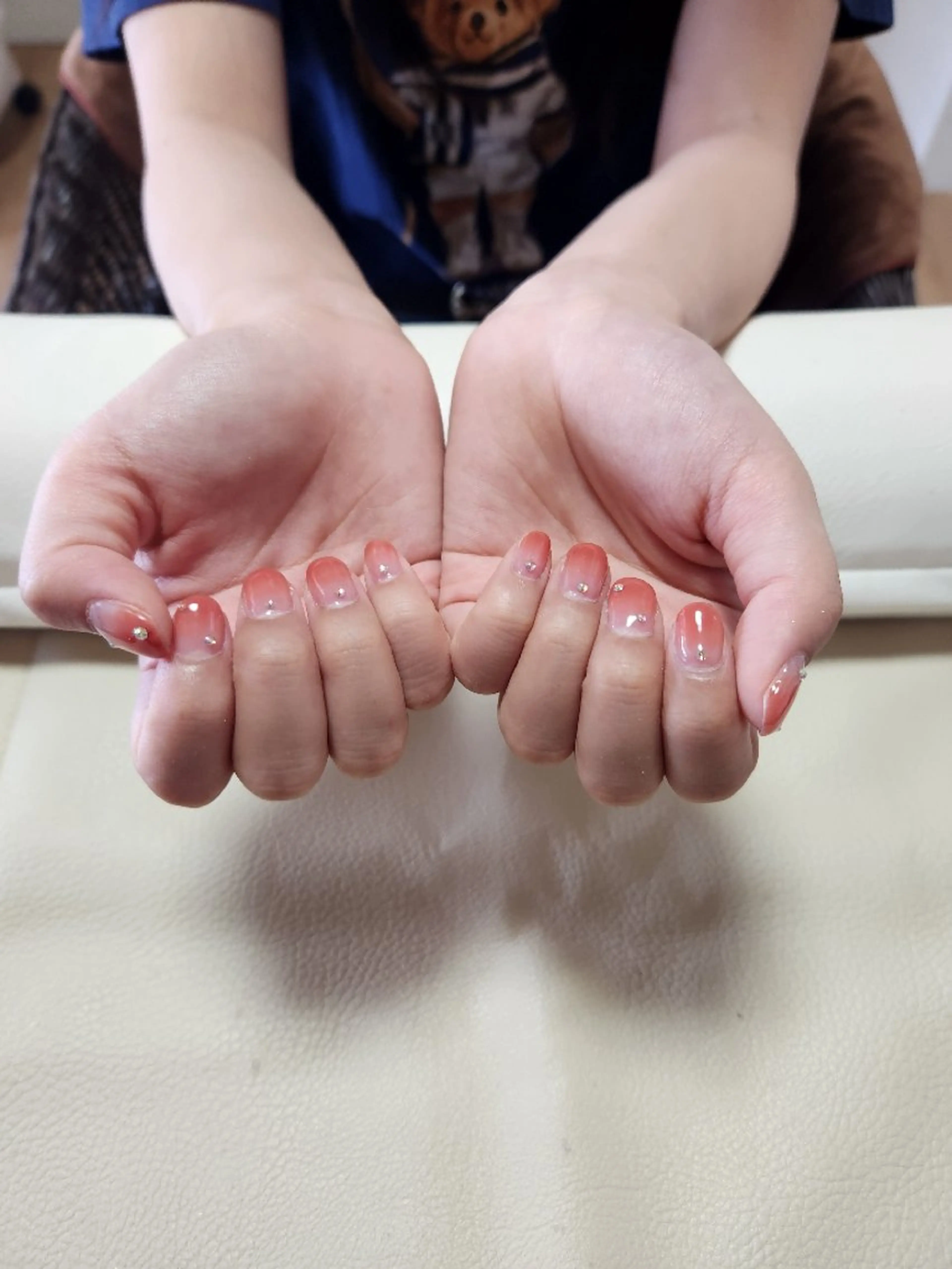 グラデーションネイル(オフ🆗)甘皮ケア、次回特典付きの写真