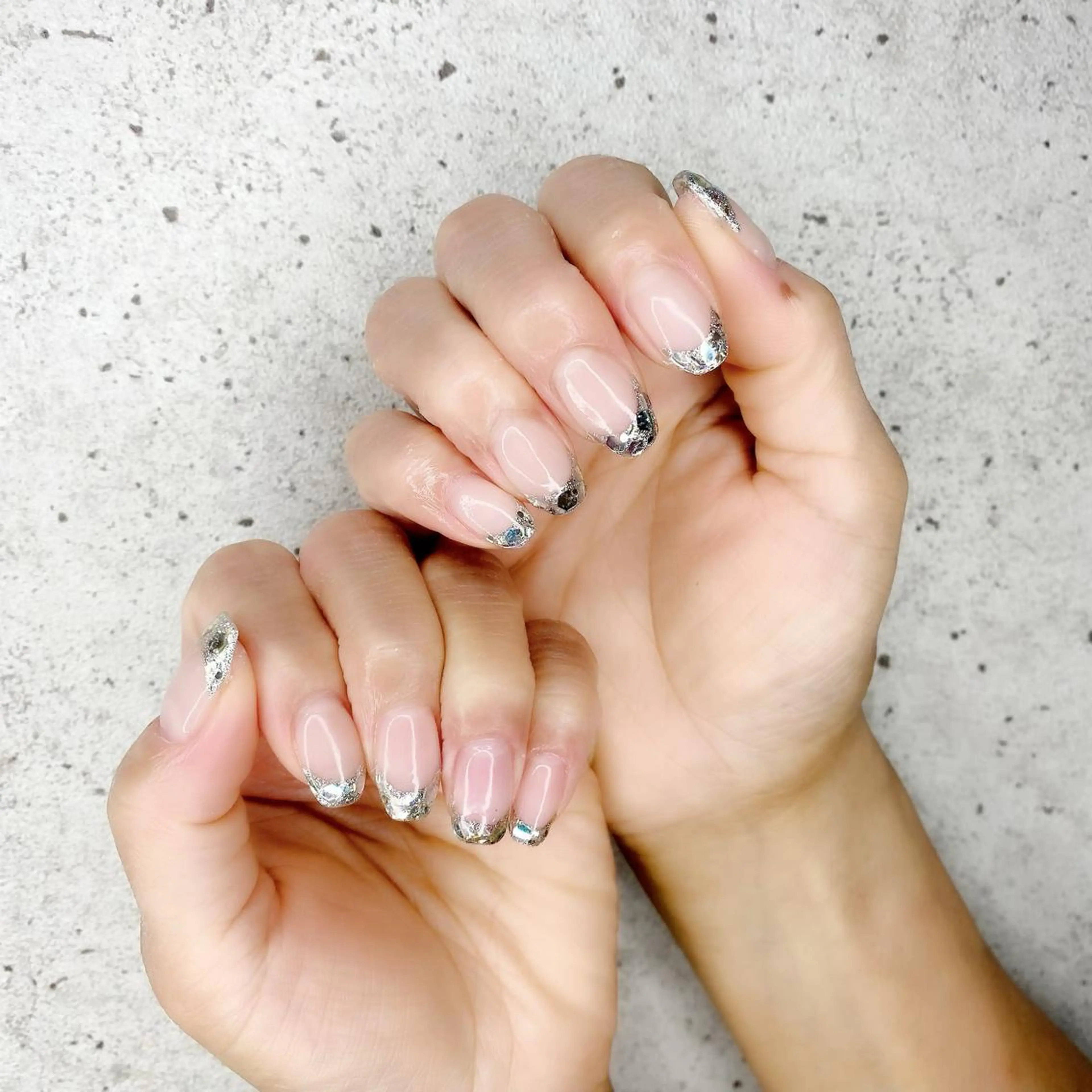 ミディアム カラー パーマ ヘアアレンジ メンズ キッズ ネイル マツエク・マツパ シルバー オーロラネイル フレンチネイル ガラスフレンチ キラキラネイル ハンドネイル Salon Ｋのネイルデザイン