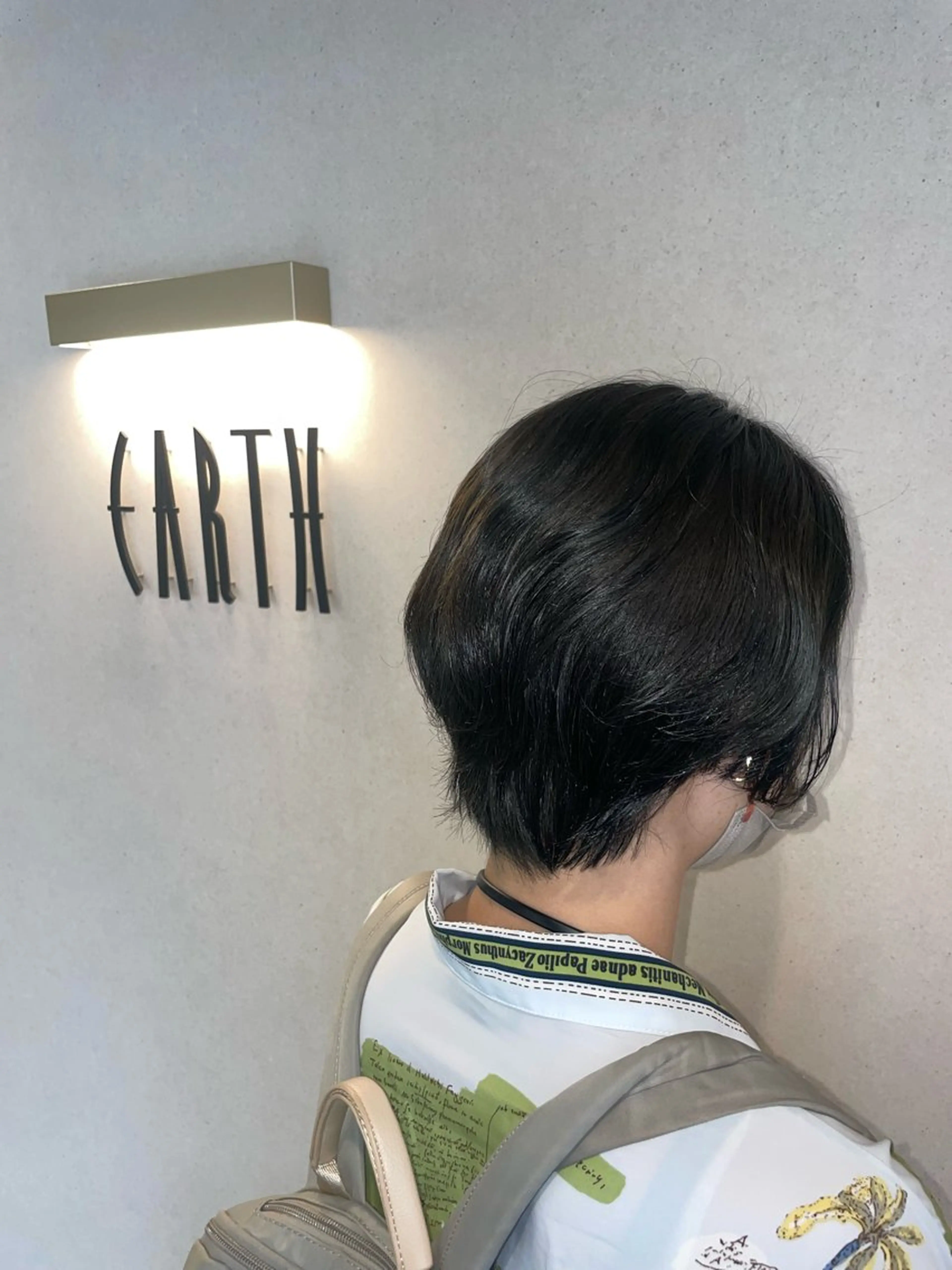 ショート カラー ネイビーカラー カット ヘアカラー トリートメント EARTH菊名店👾 ひらのすぐるのヘアスタイル