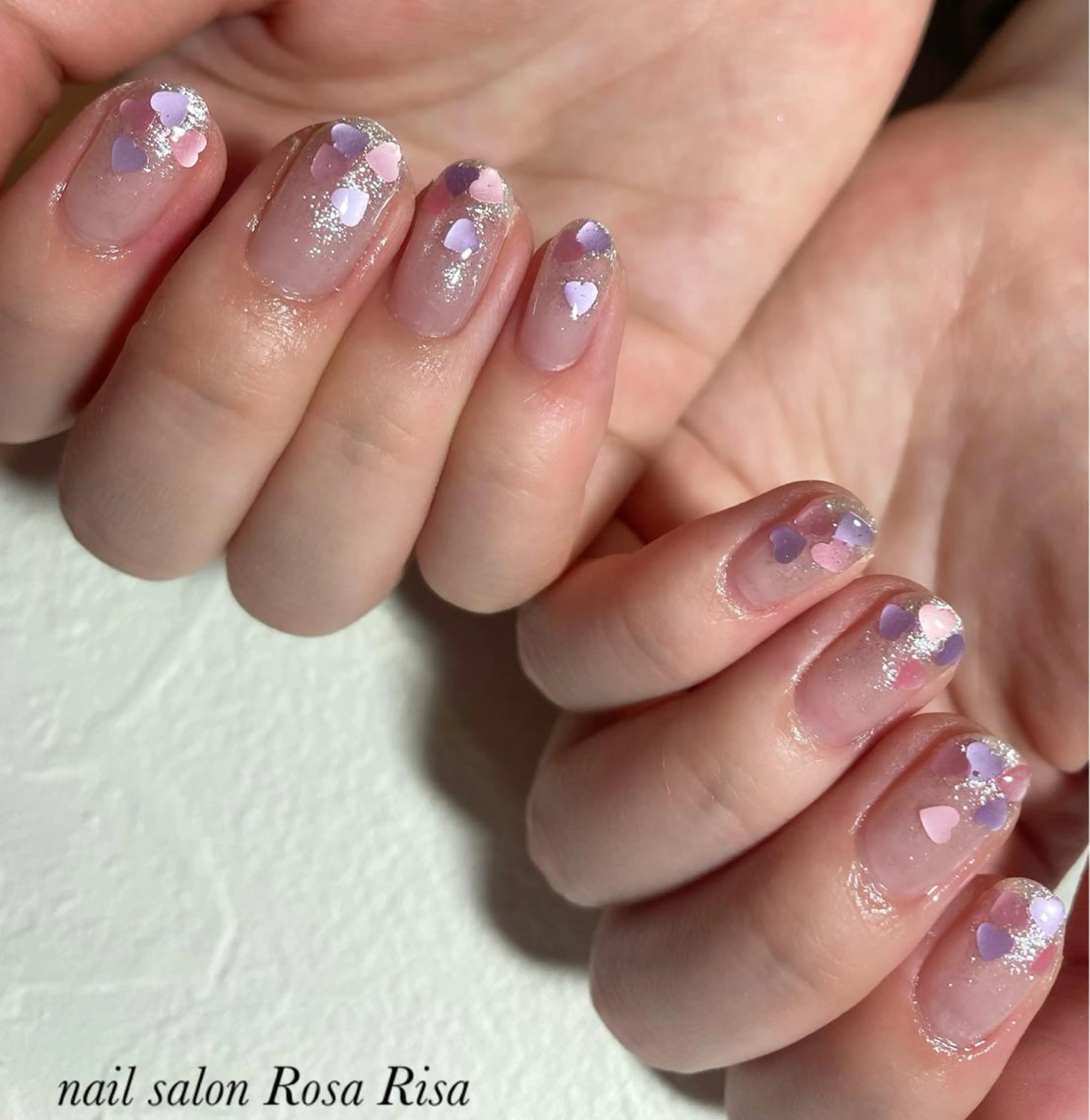 ショート ネイル ハート ホログラムネイル ラメ(グリッター) ネイルスタジオ シェイクユアハンズのネイルデザイン