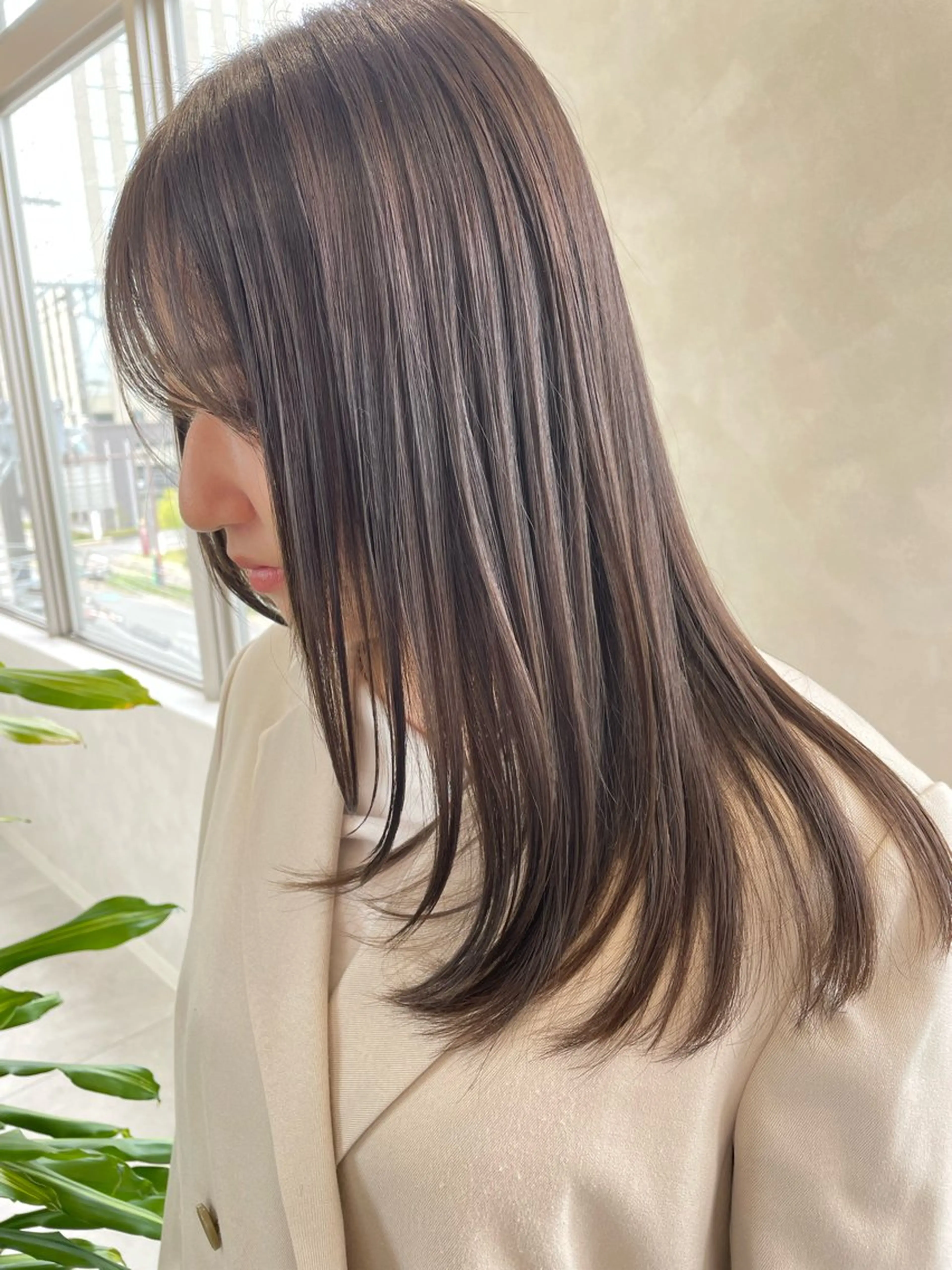 セミロング カラー ブラウンカラー チョコレートブラウン 透明感カラー レイヤーカット 🫖Eleanor Aya🥞のヘアスタイル