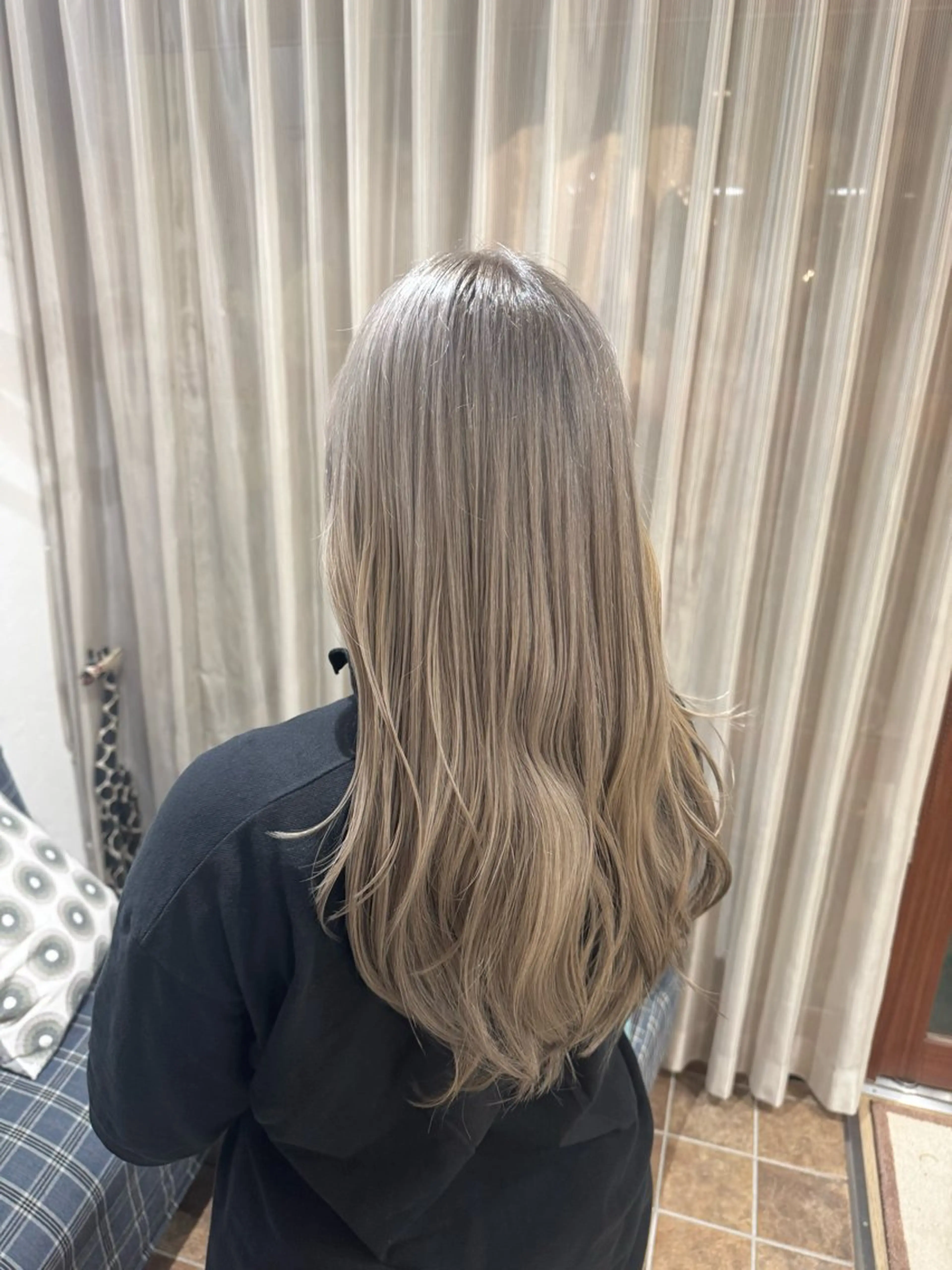 ロング カラー ヘアカラー 梶尾 悠人のヘアスタイル