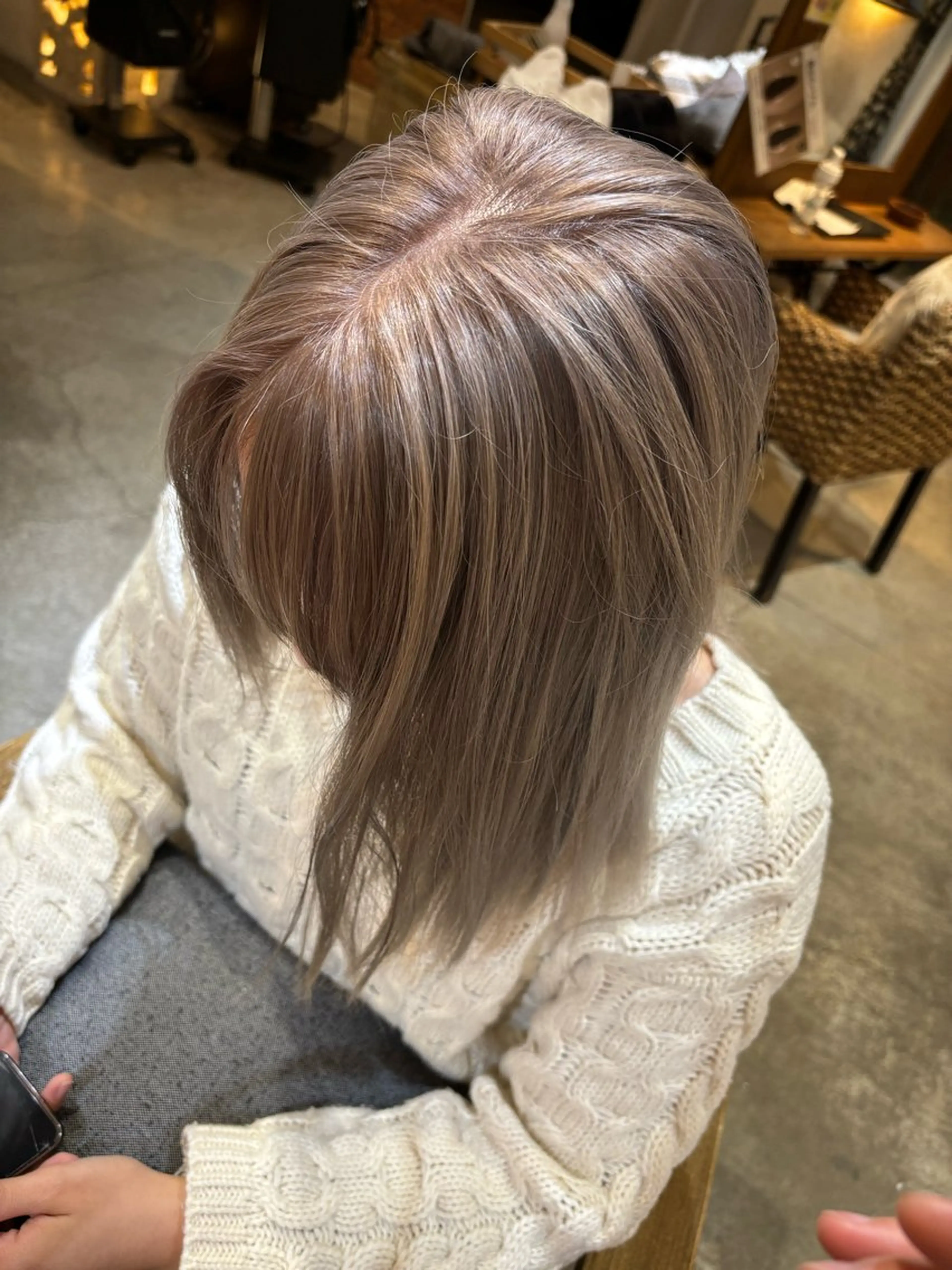 カラー 西田 莉緒のヘアスタイル