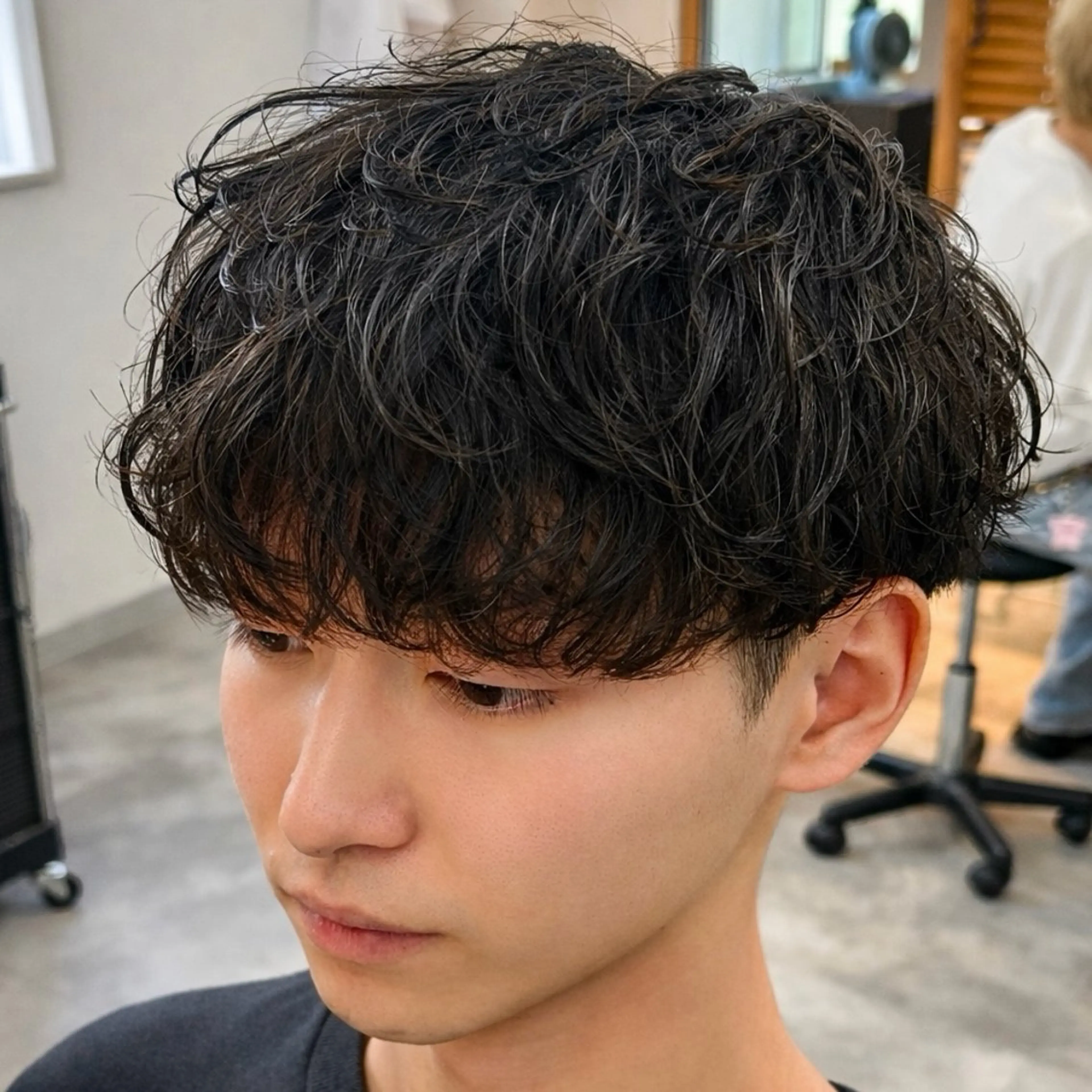 パーマ メンズ メンズ韓国風 マッシュウルフ マッシュ メンズパーマ 刈り上げ カット パーマ トリートメント 男の理想を叶える🔥 メンズパーマ特化｜関のヘアスタイル