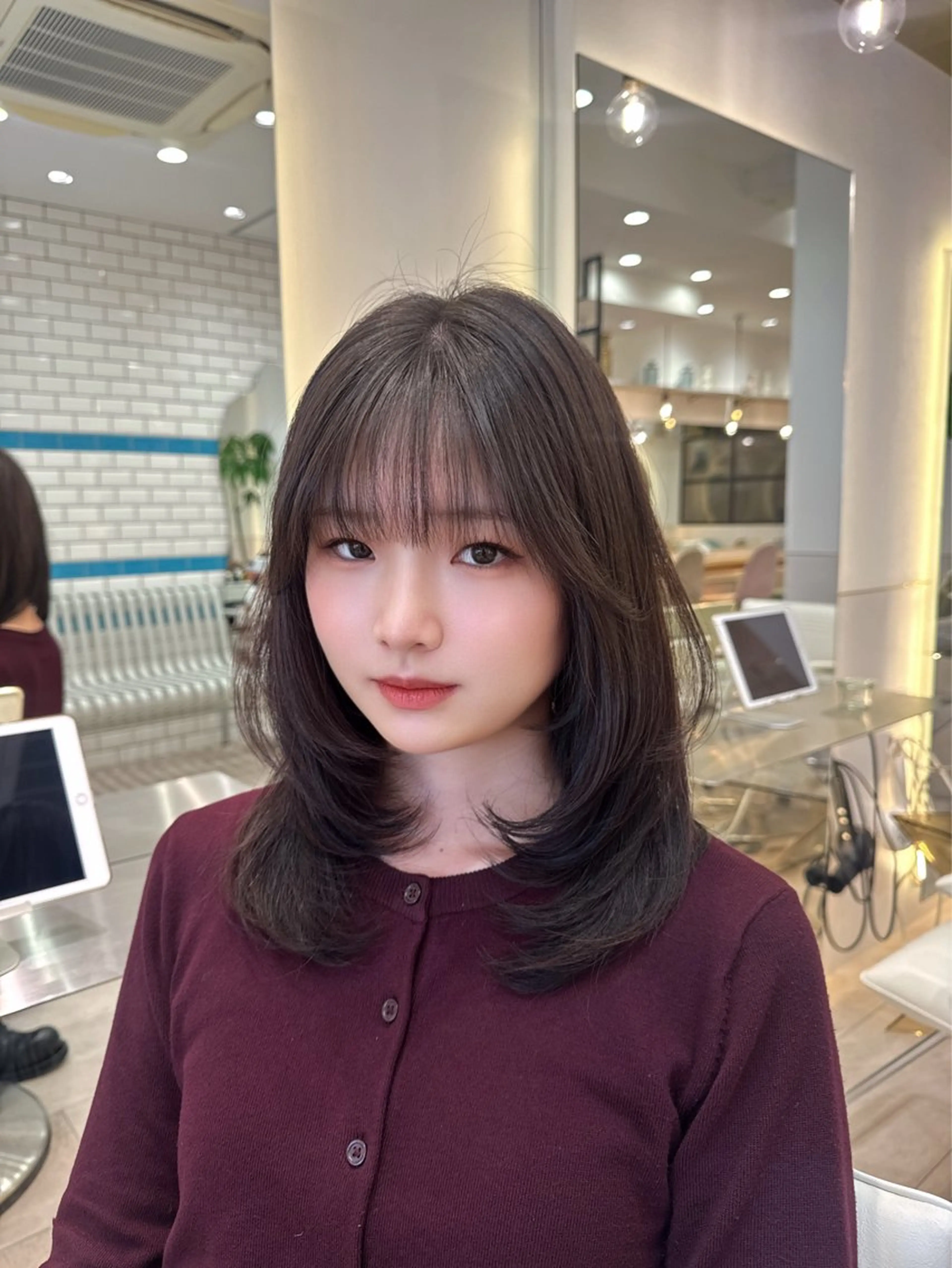 セミロング カラー ベージュカラー ケアカラー オリーブベージュ ハイレイヤー レイヤーカット 絶対垢抜けレイヤー/ 透明感カラーリョウヤのヘアスタイル