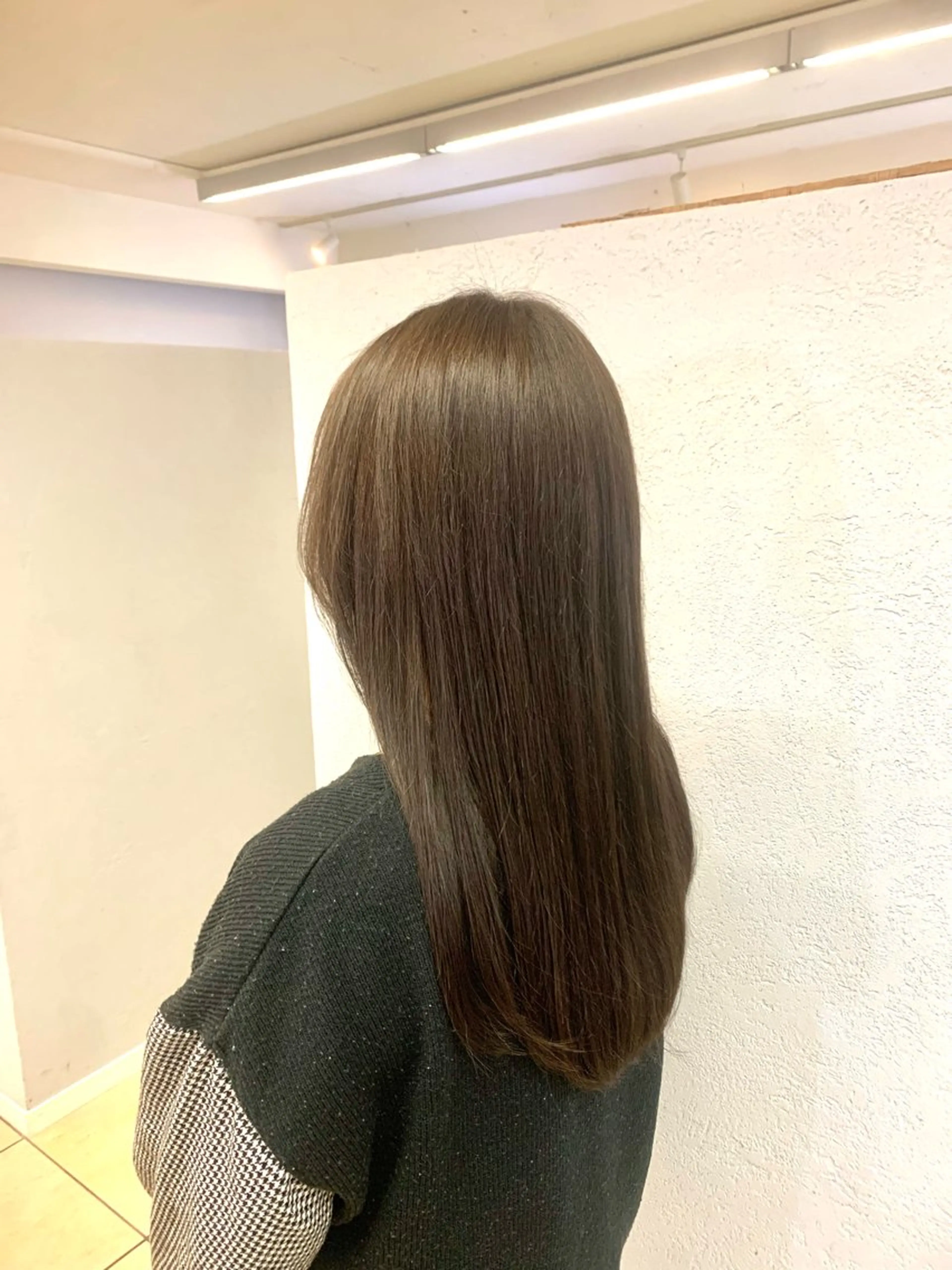 ロング カラー オリーブカラー 顔周りカット カット ヘアカラー 山本 理世のヘアスタイル