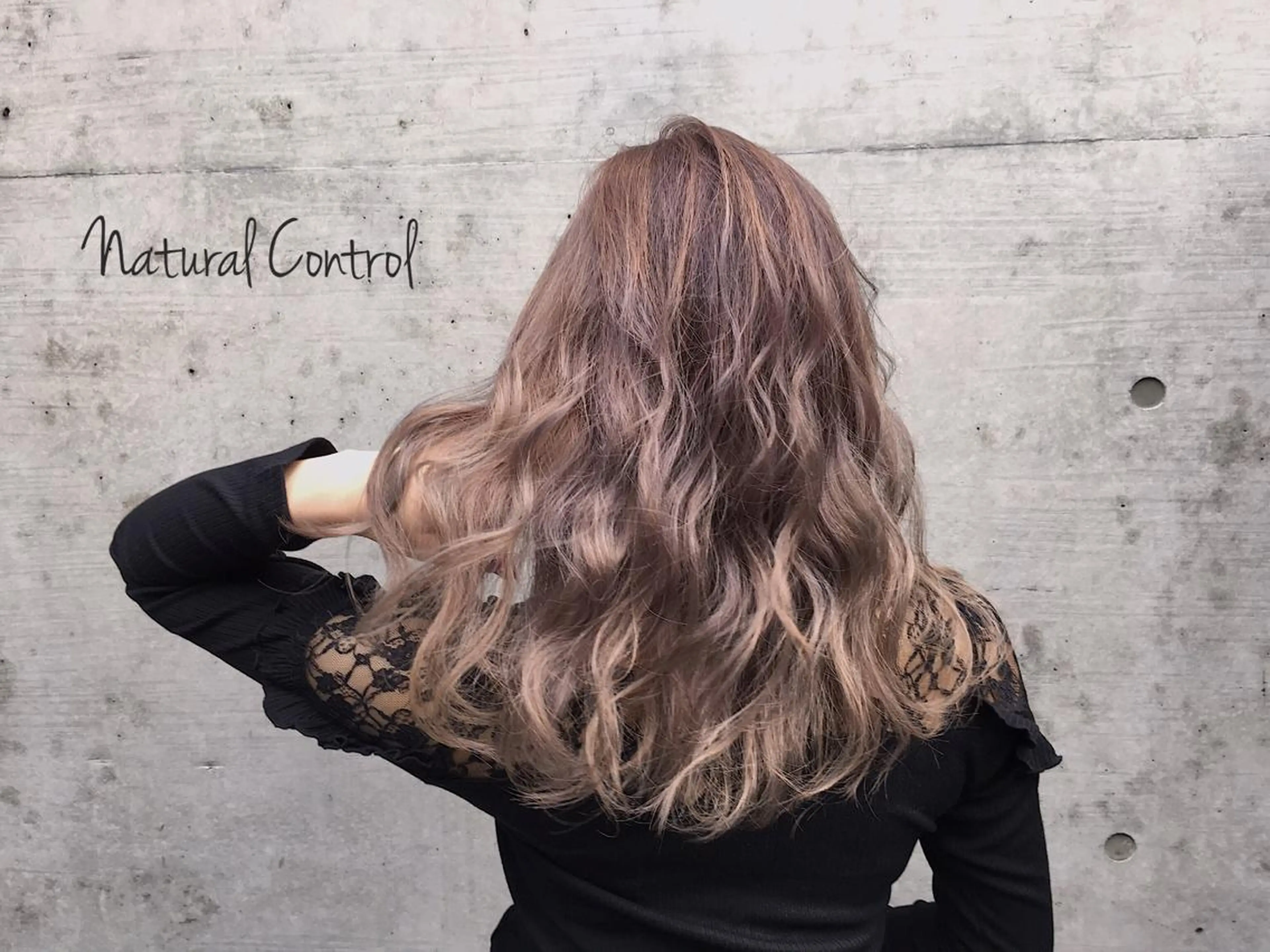 セミロング カラー ベージュカラー ブリーチ ピンクカラー パープルカラー ヘアカラー ヘアセット 韓国ヘア🤍髪質改善 🇰🇷AKANEのヘアスタイル