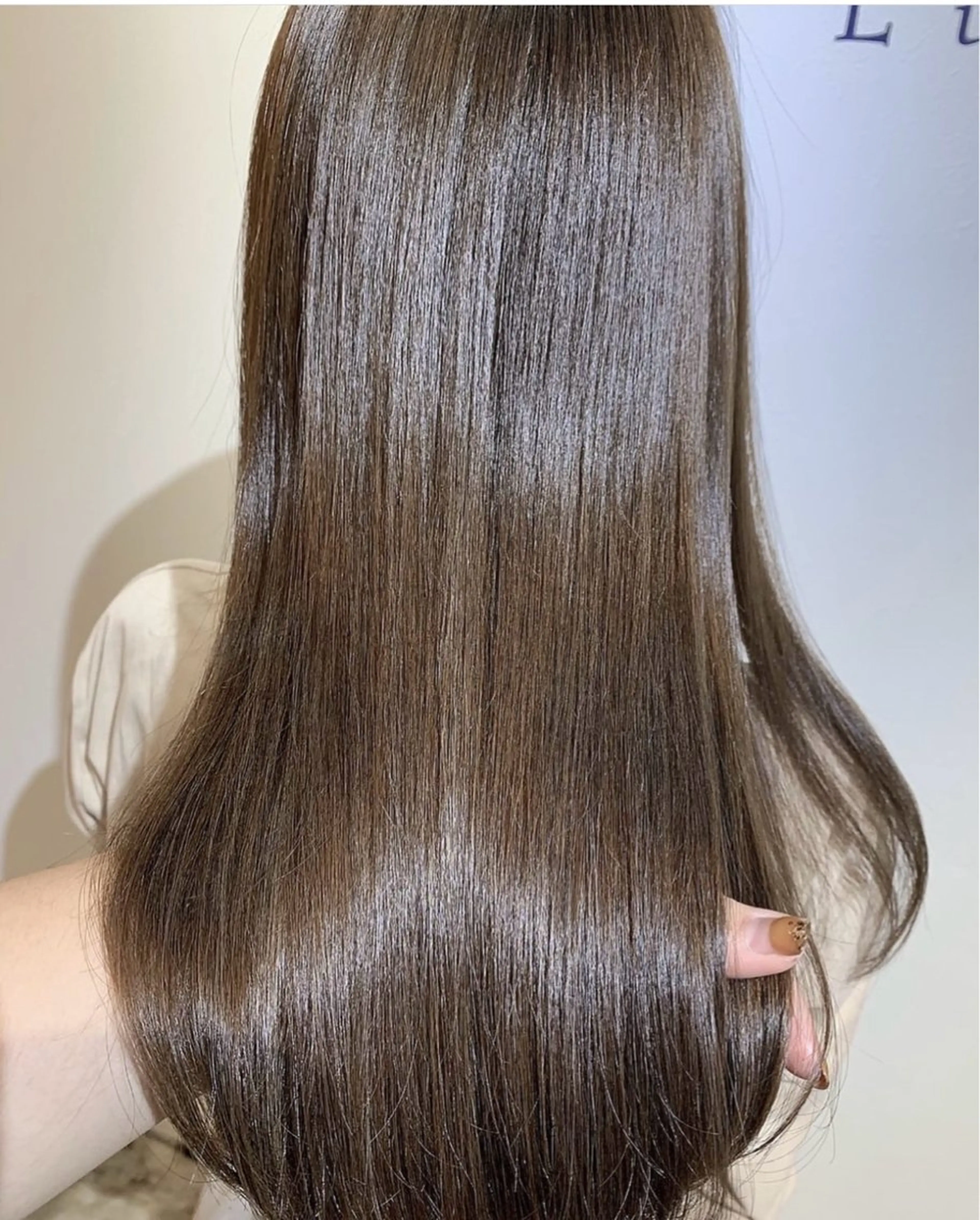 ロング 川筋 桃果のヘアスタイル