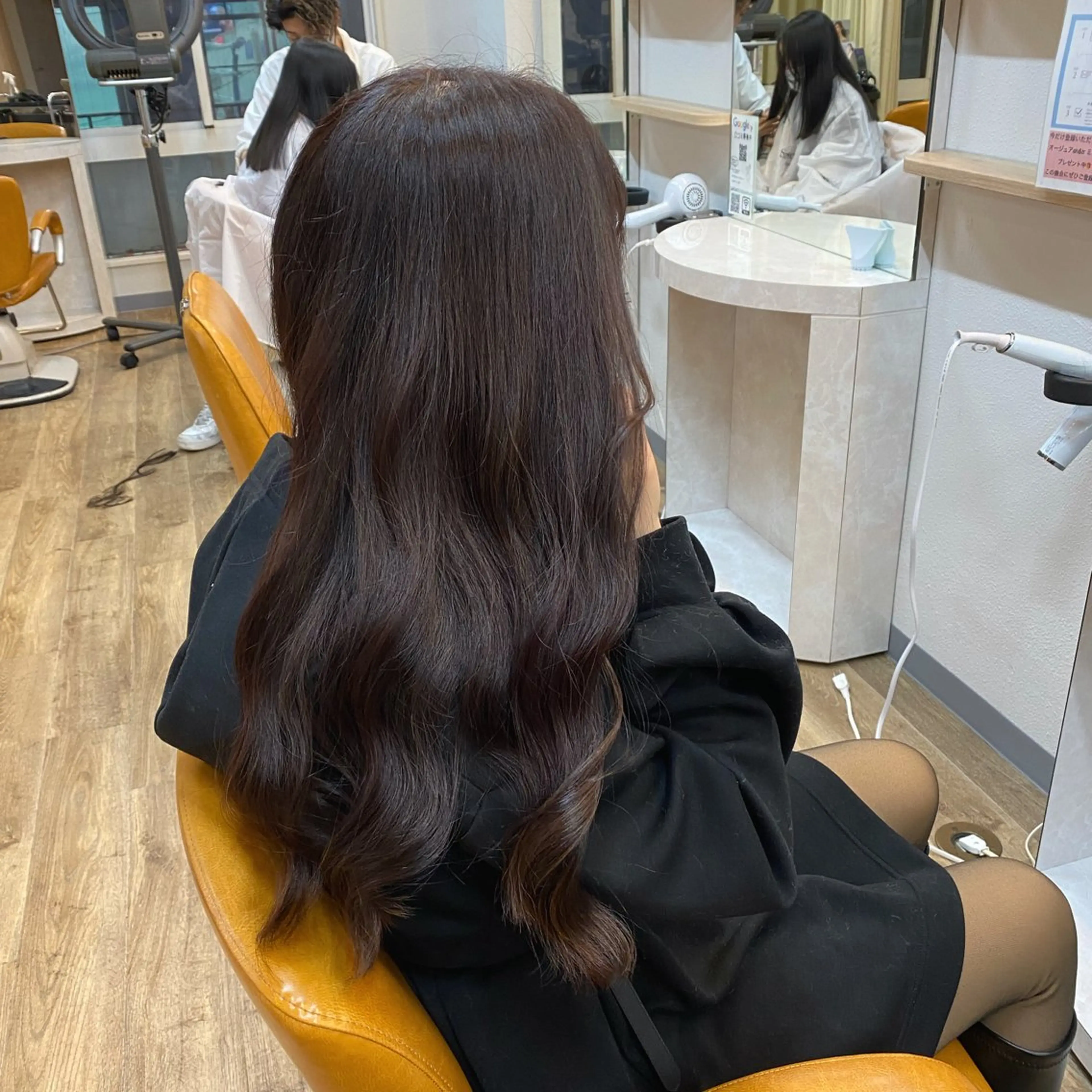 セミロング カラー ブリーチなし透明感 🕊ワダ　ユイのヘアスタイル