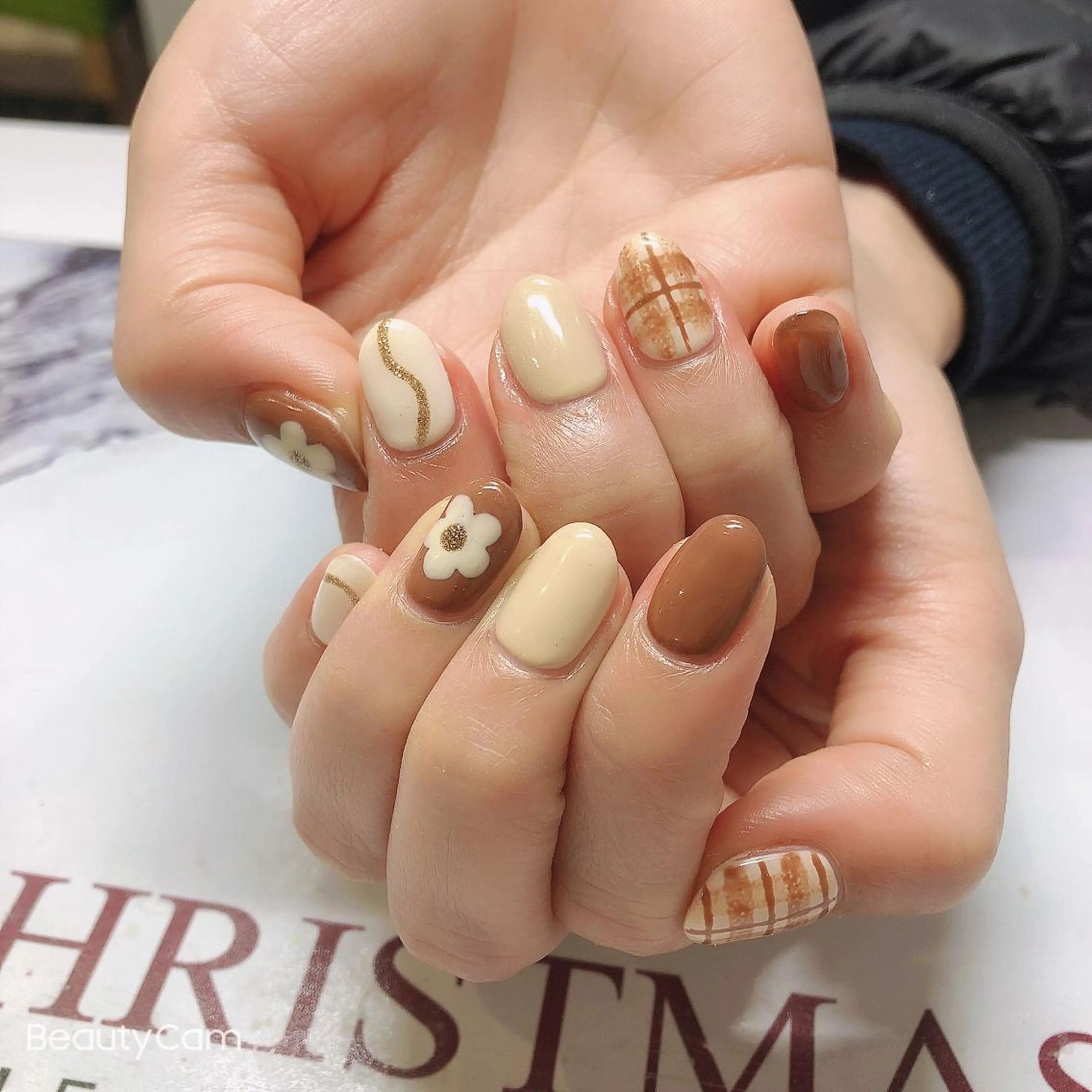 ネイル ハンドネイル ガレンドウ 白澤 愛子のネイルデザイン