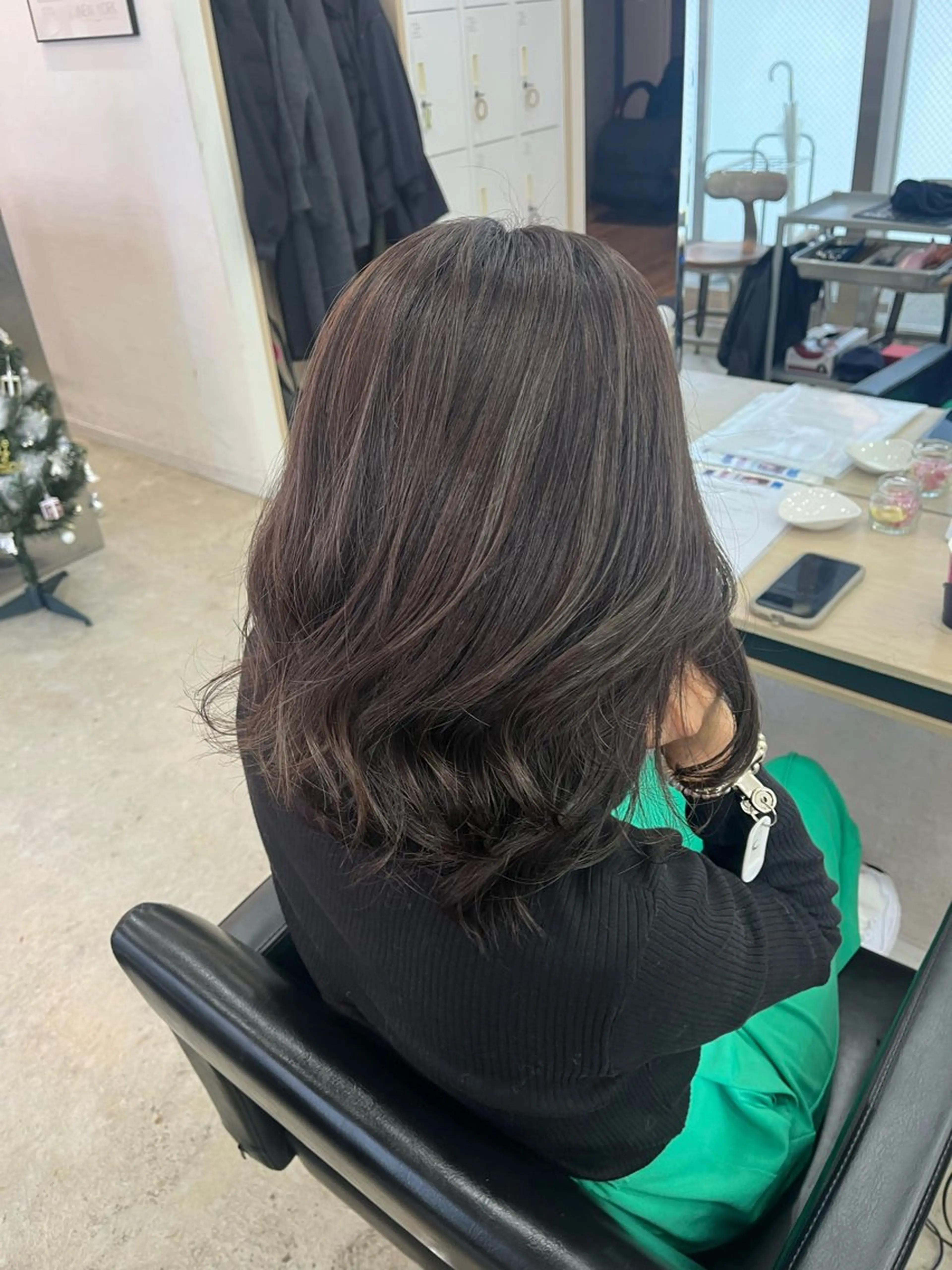 ミディアム カラー カット ヘアカラー トリートメント 🪽髪質改善矯正 🤍MIU🤍のヘアスタイル