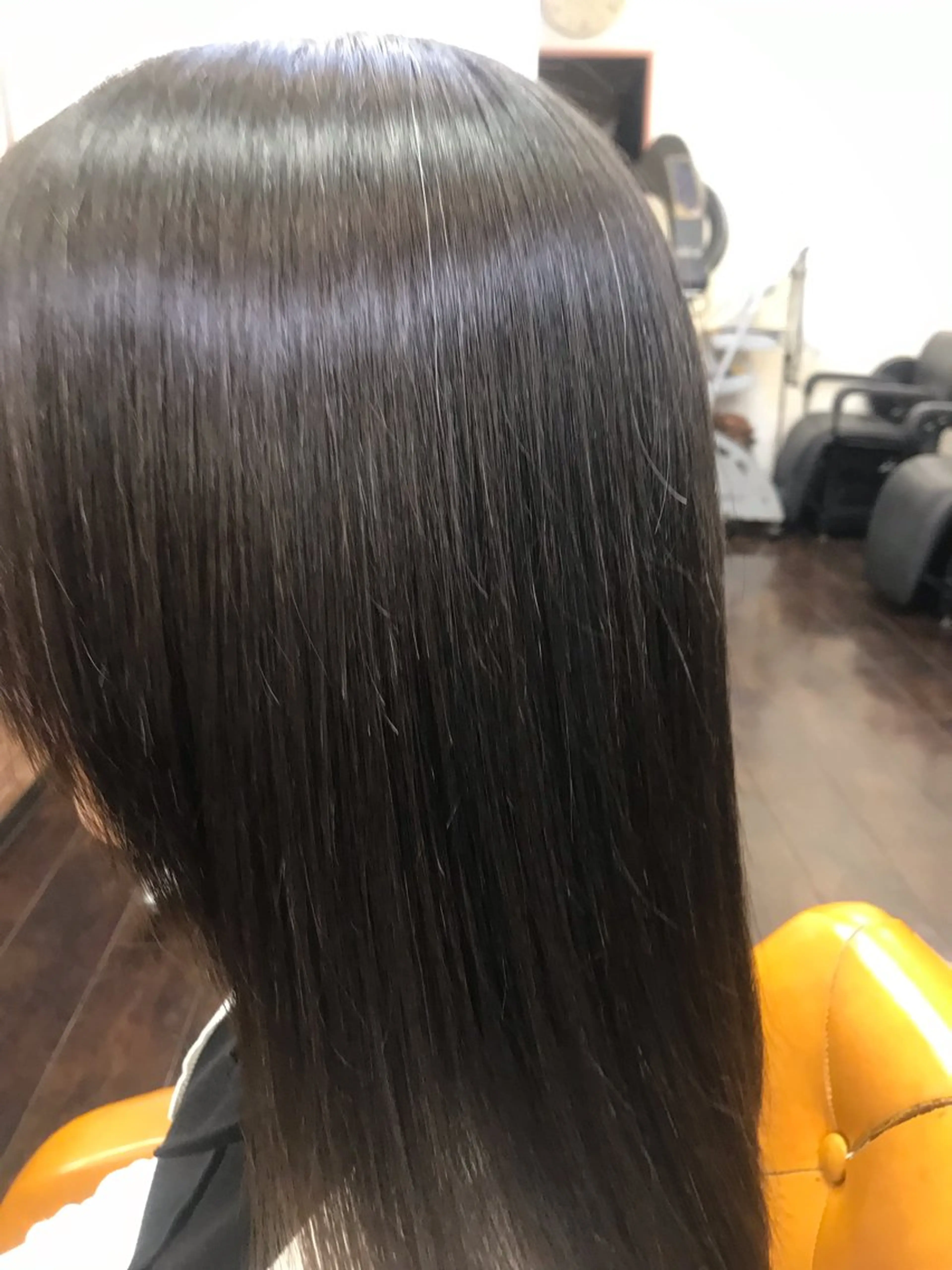 セミロング パーマ 桧山 真のヘアスタイル