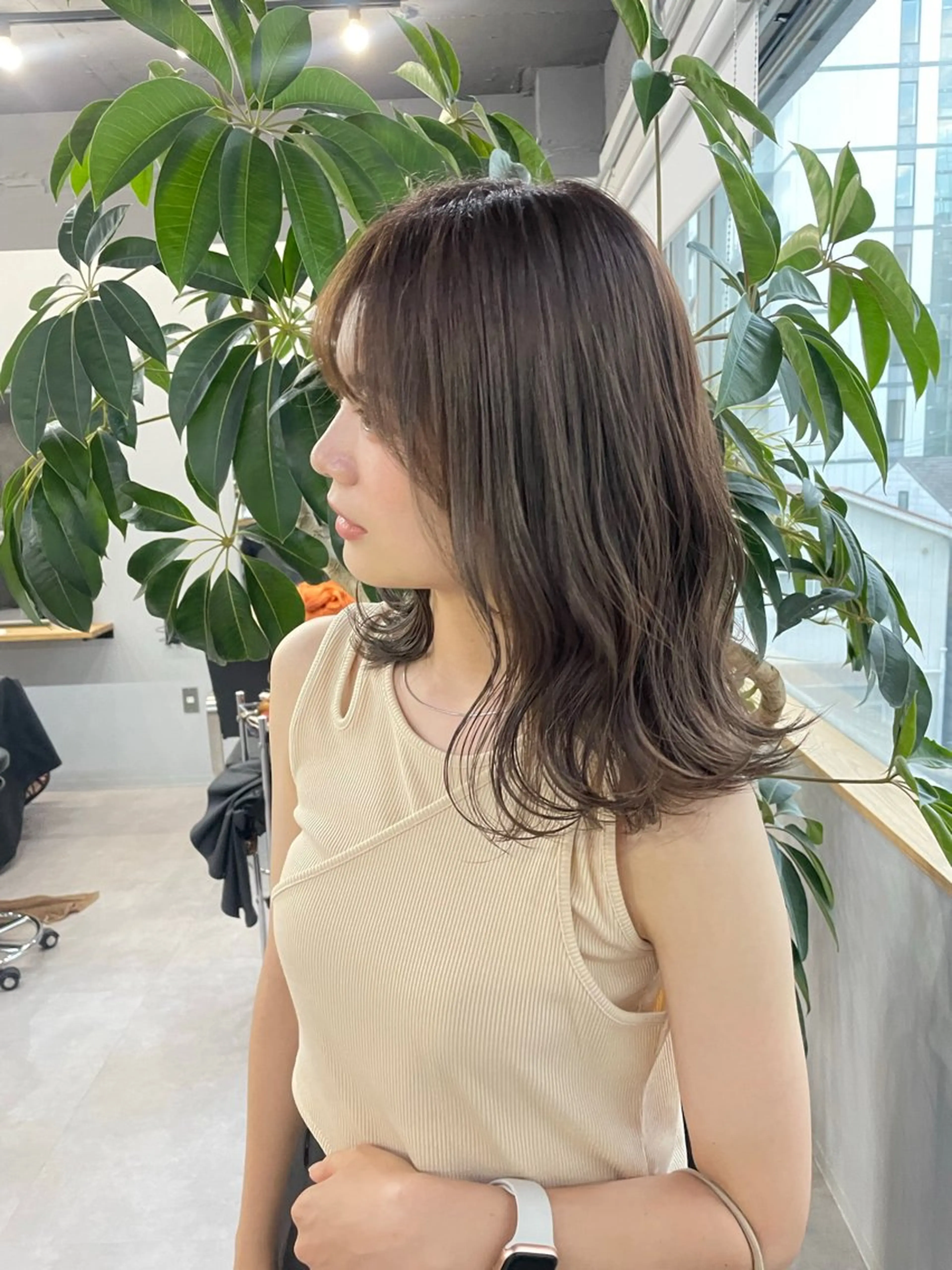 ミディアム 倉辻 香奈子のヘアスタイル