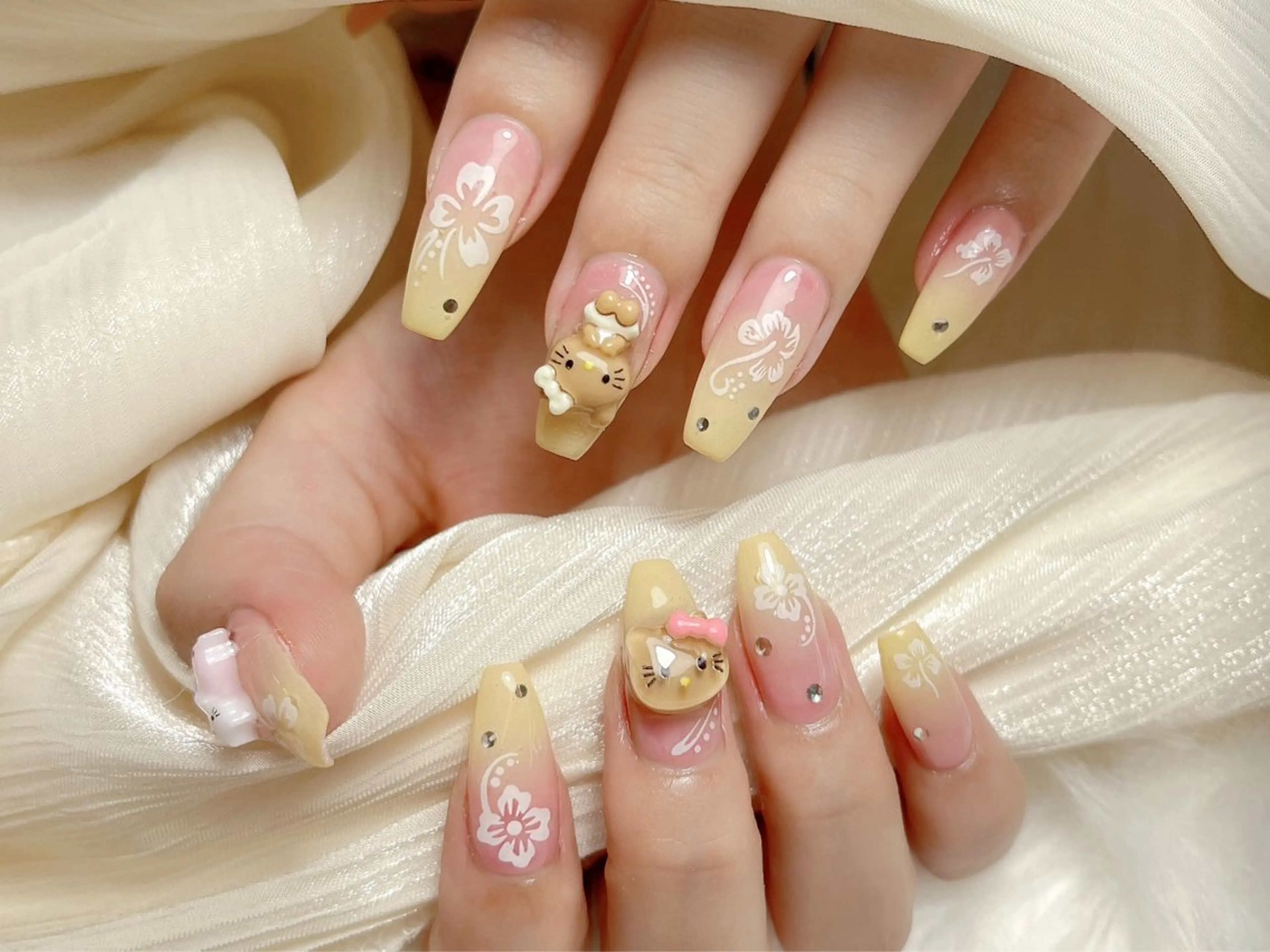 ネイル ハンドネイル M🌷nail 長さだし専門店のネイルデザイン