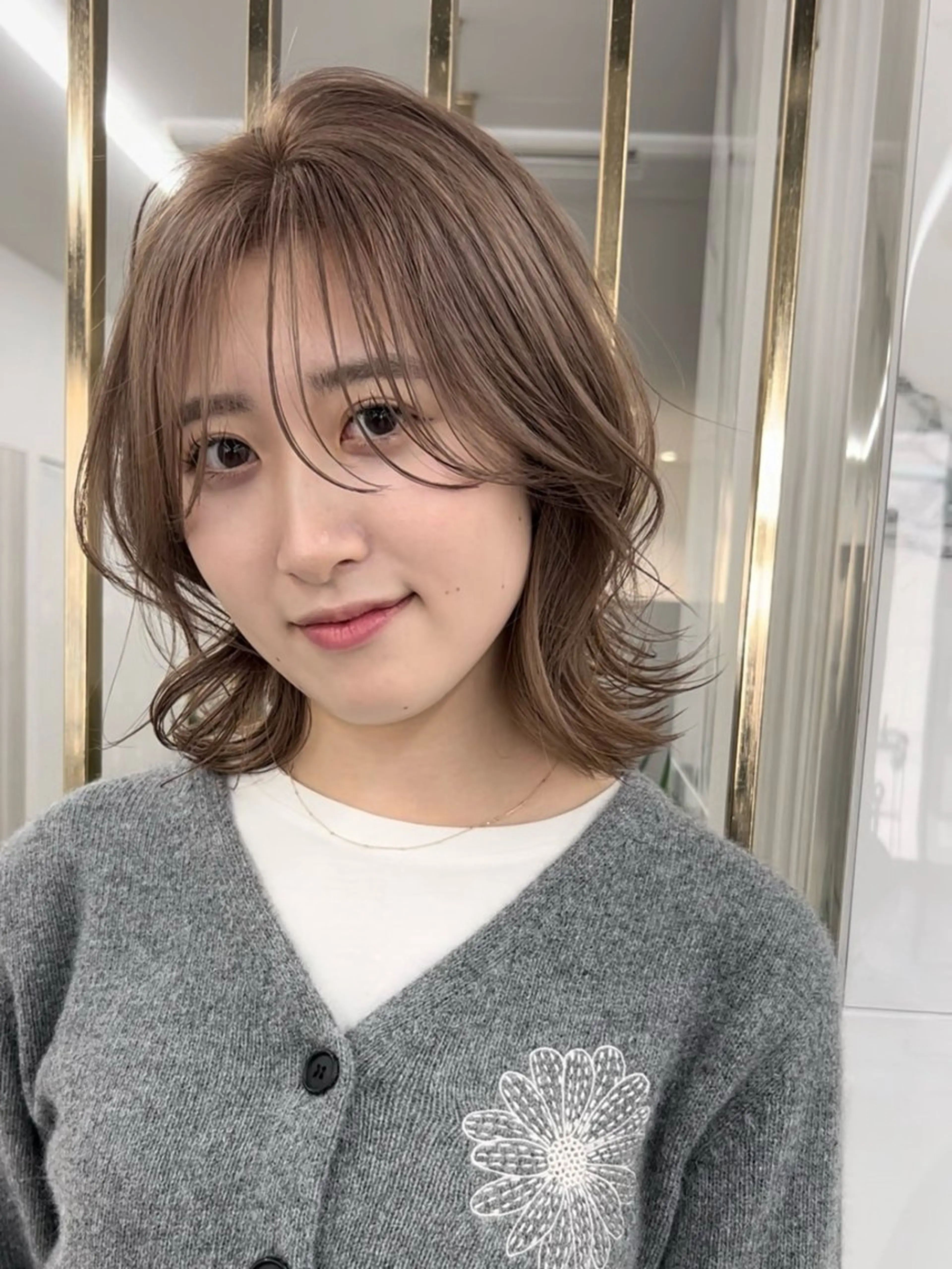 ミディアム カラー みひろ mi_sr0221のヘアスタイル