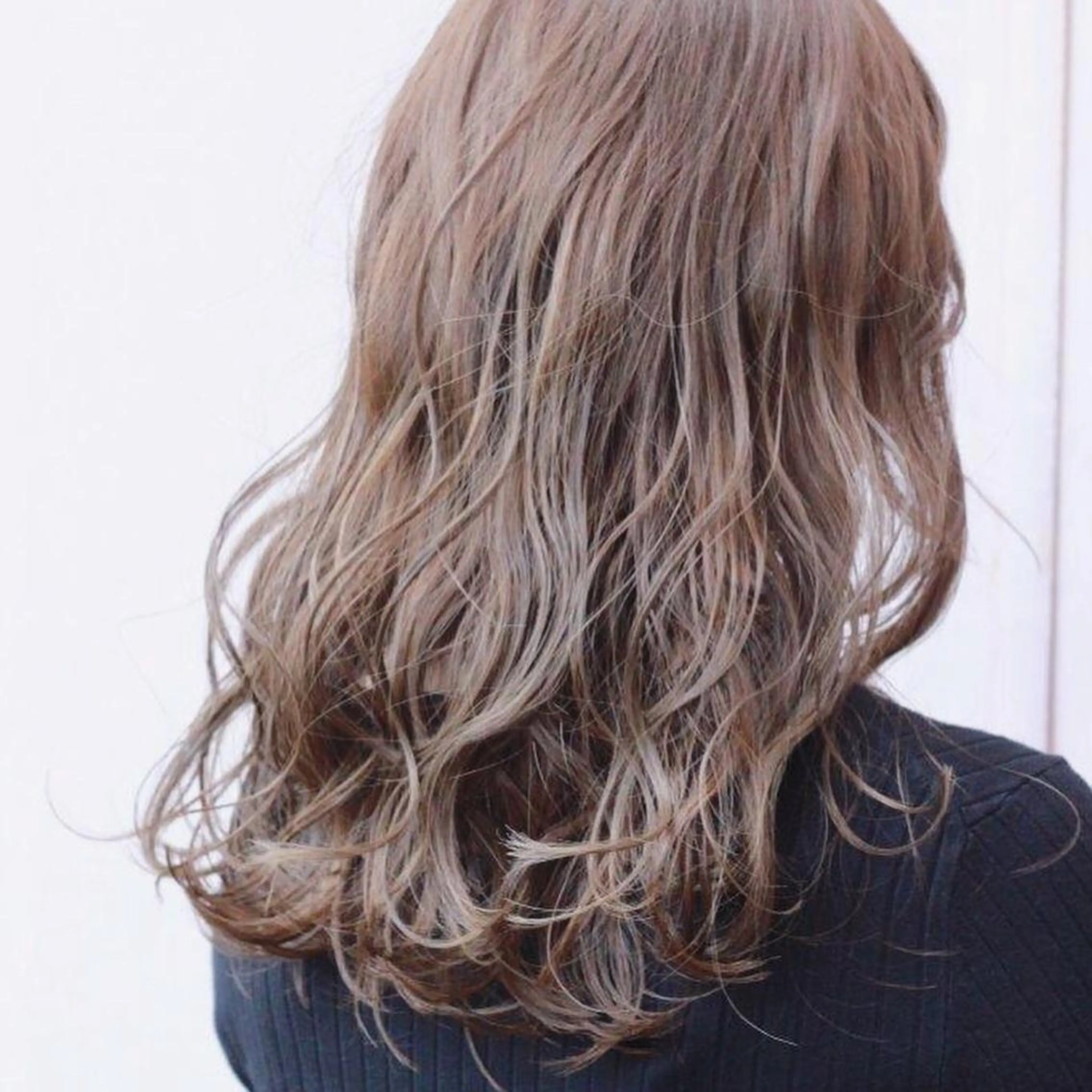 セミロング カラー アッシュ ハイトーンカラー カット ヘアカラー Viage （ビアージュ）のヘアスタイル