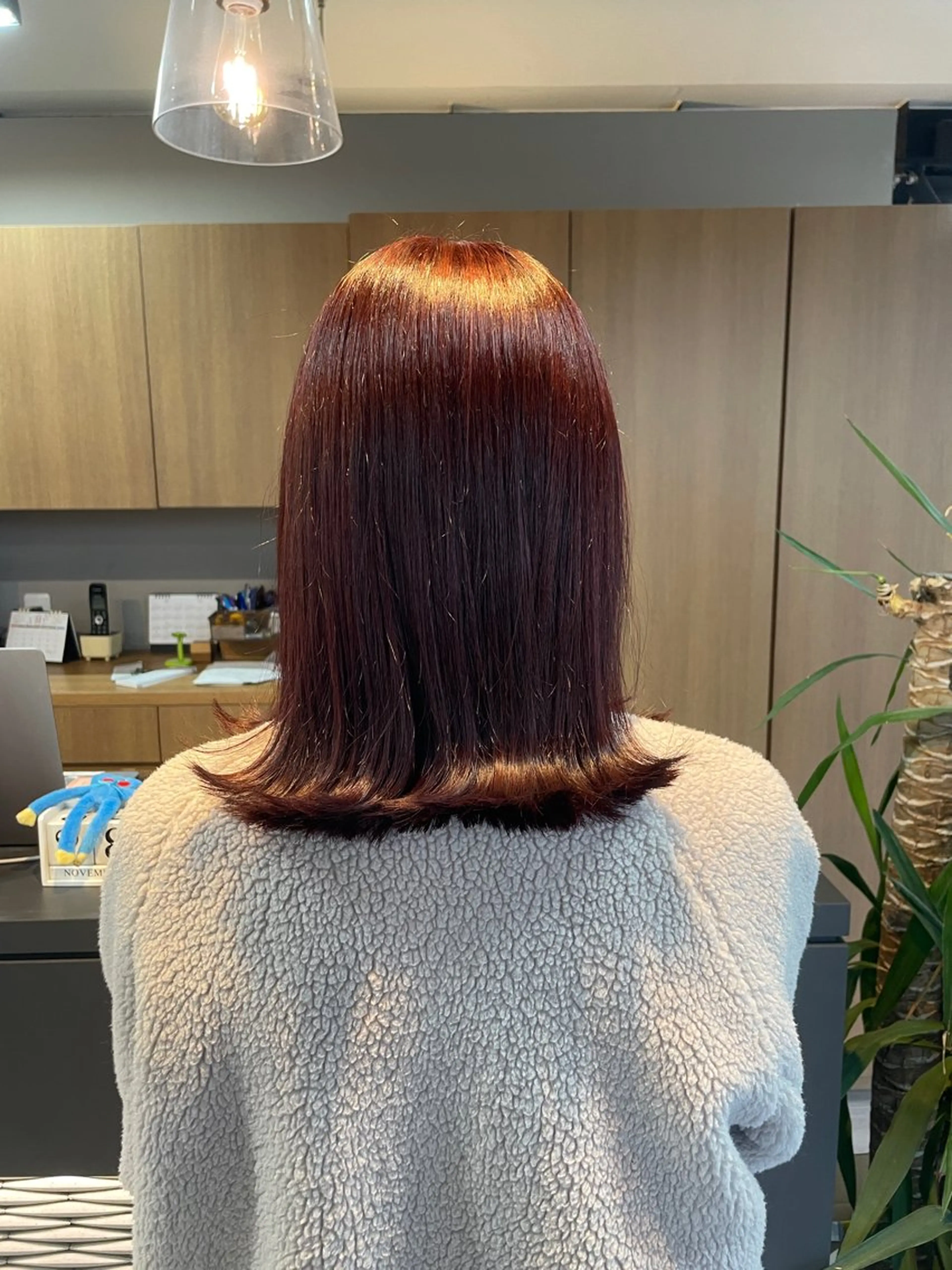 ミディアム カラー レッドカラー マキノ キョウカのヘアスタイル