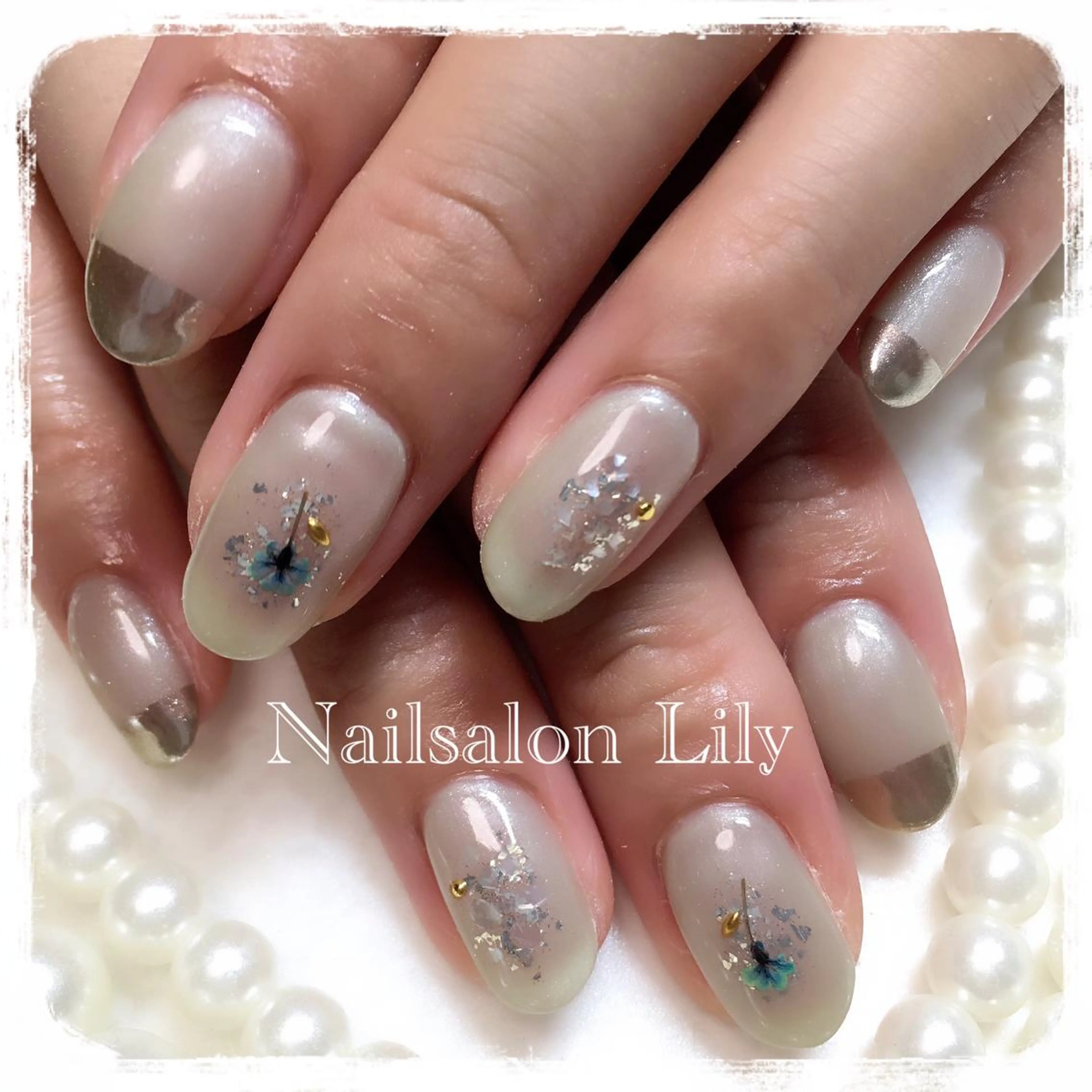 ネイル シンプルネイル Lily*nail 🌻Mii🌻のネイルデザイン