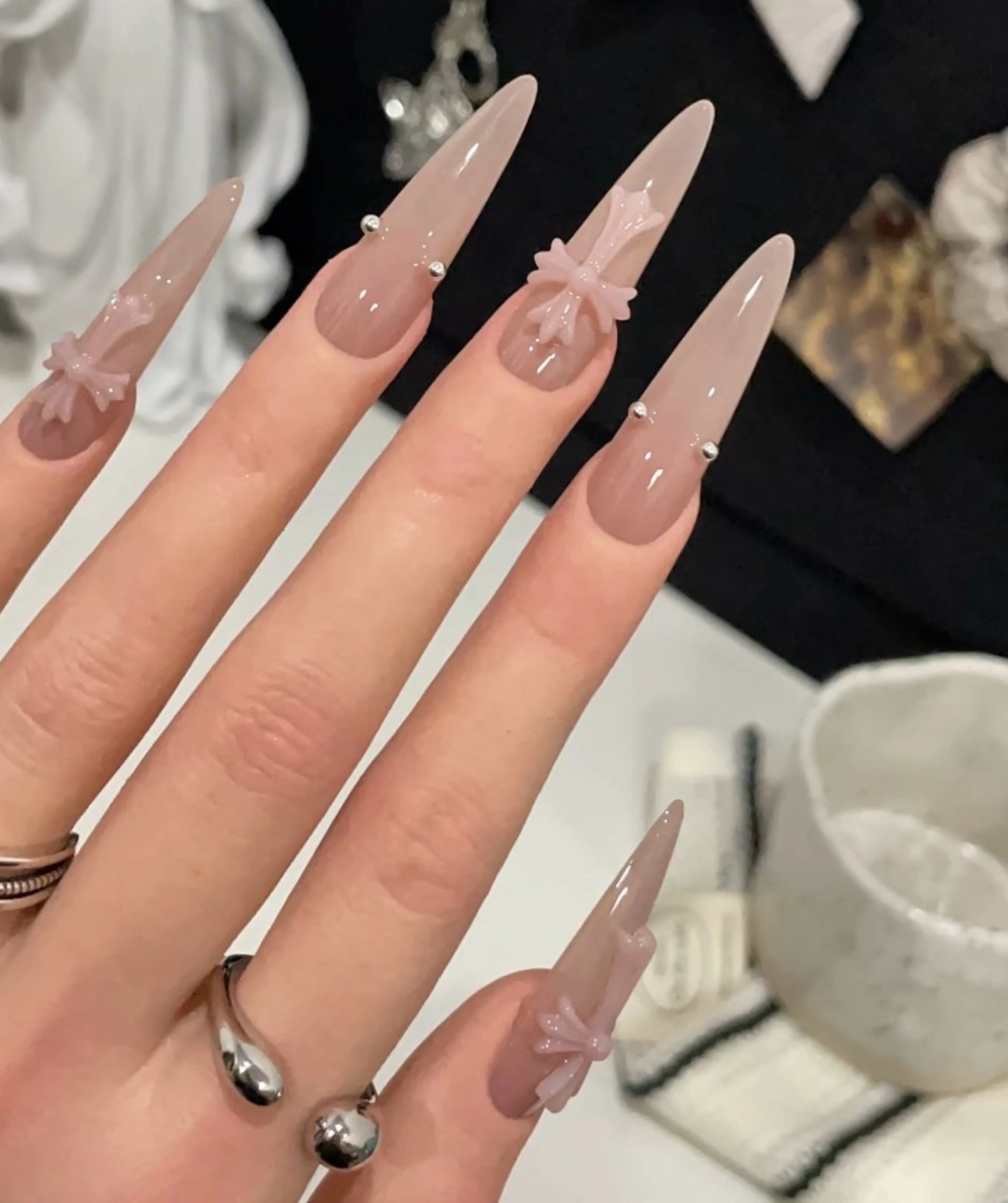 ネイル 桜ネイル フットネイル フレンチネイル グラデーション 氷ネイル・うるうるネイル ハンドネイル Lynn_ Nailのネイルデザイン