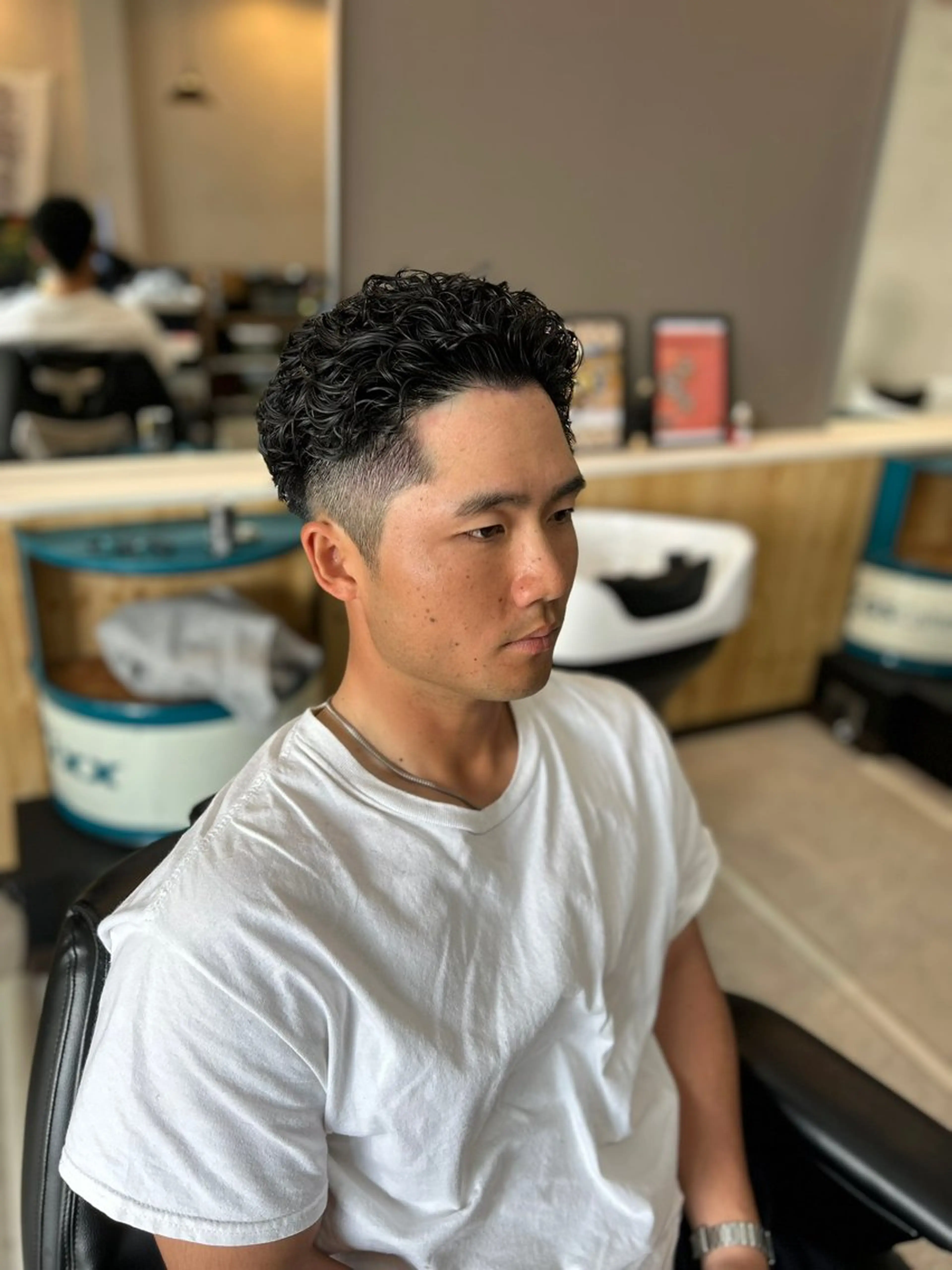 ミディアム ミディアムパーマ THEBARBER TEN所属・伊禮 海凪のヘアスタイル
