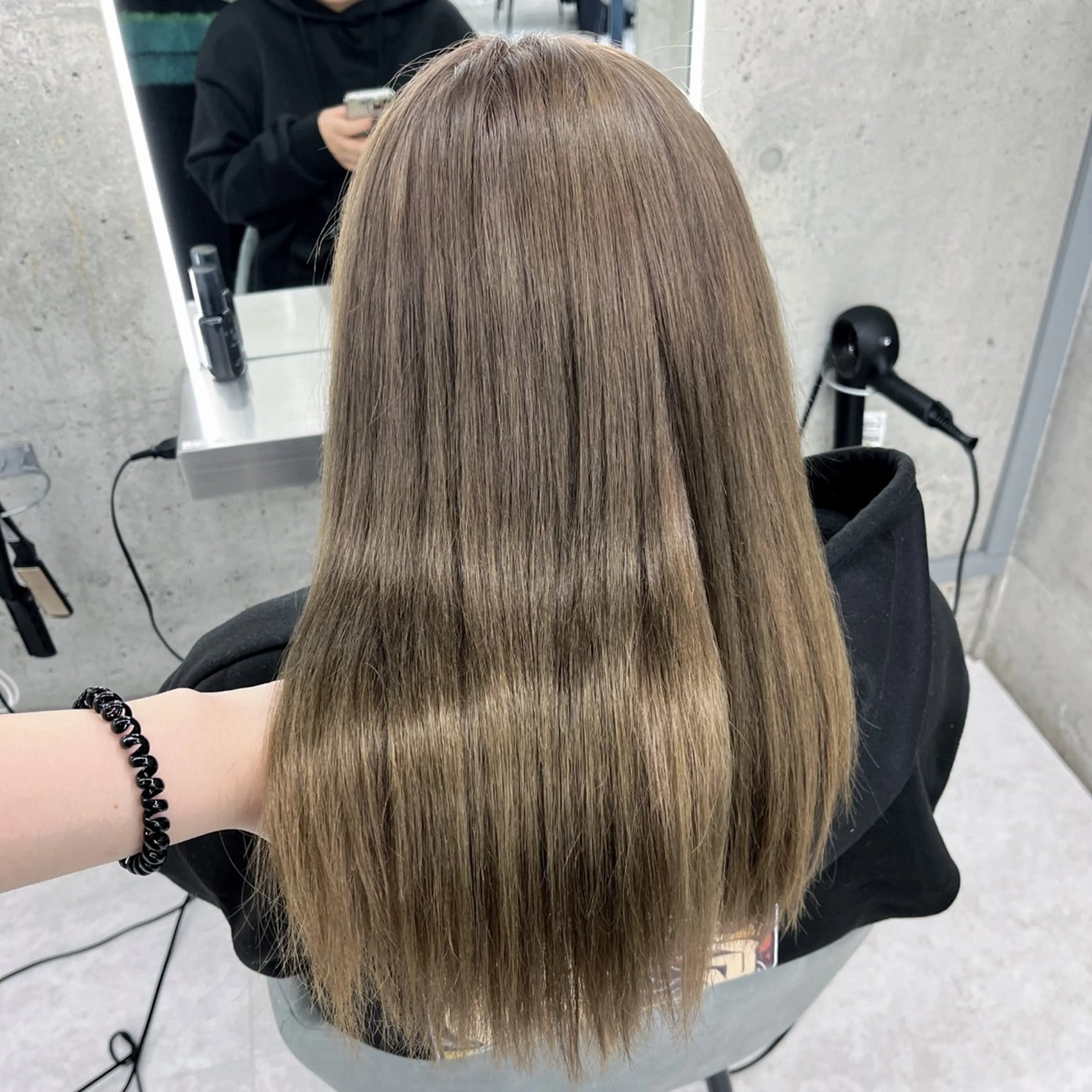 セミロング カラー ハイトーン/心斎橋 🌙イツキのヘアスタイル